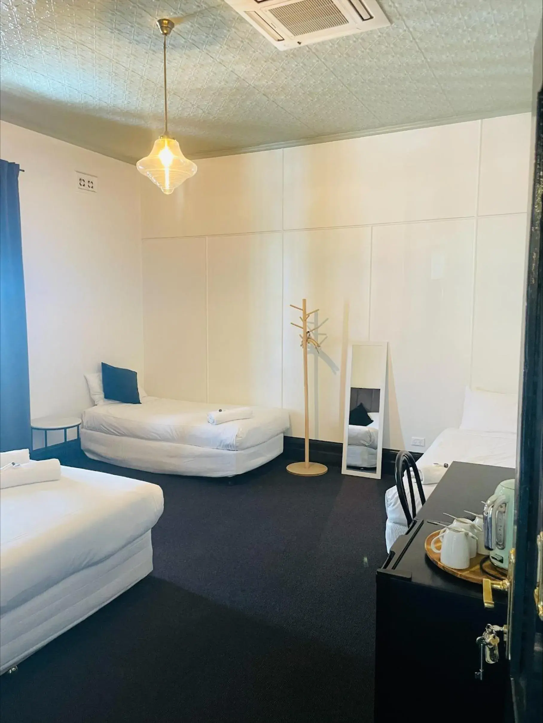 Family Room - single occupancy in Belmore Hotel Scone Family Room - single occupancy in Belmore Hotel Scone