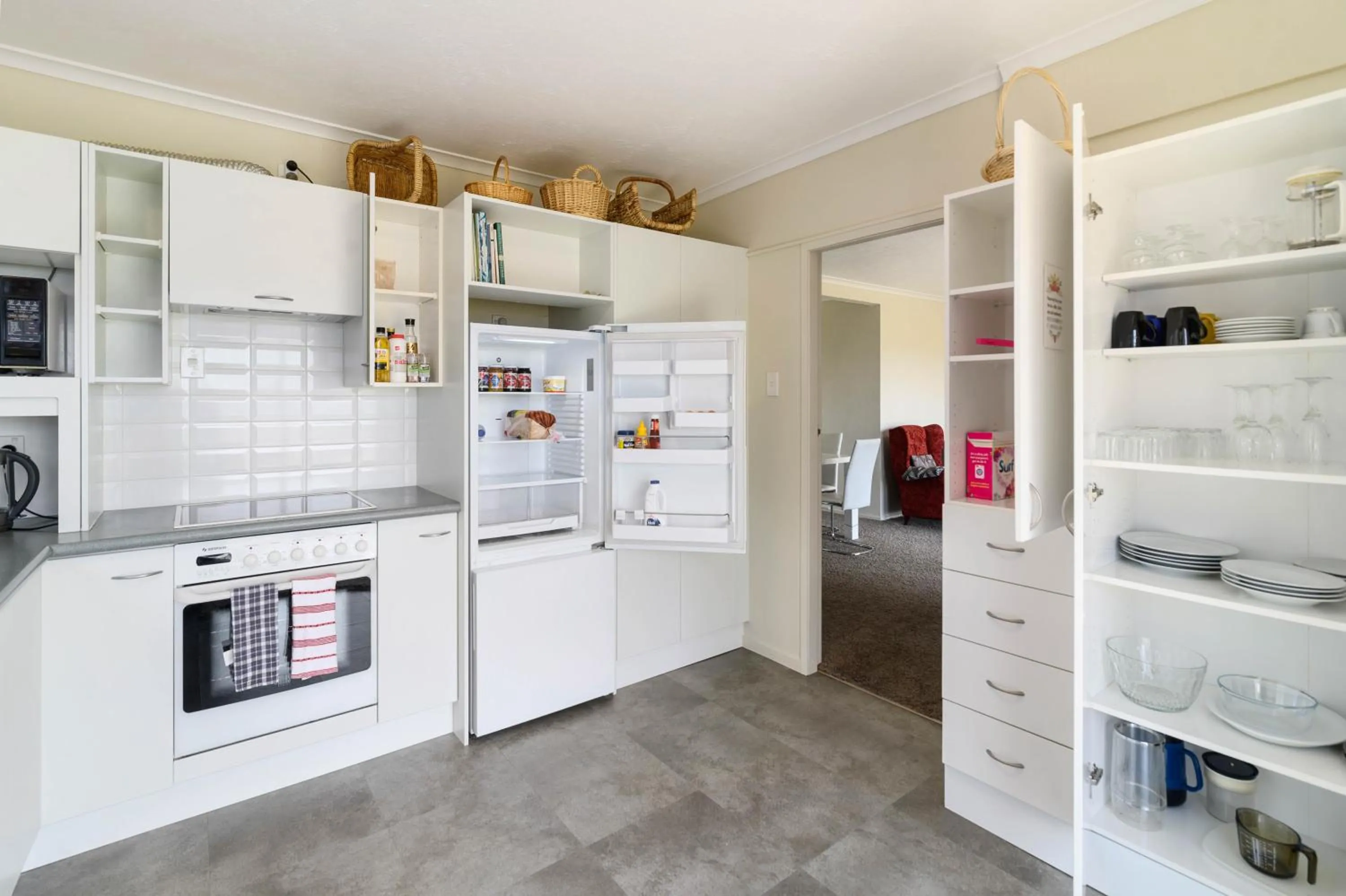 Kitchen or kitchenette in Ngongotaha Lakeside Lodge