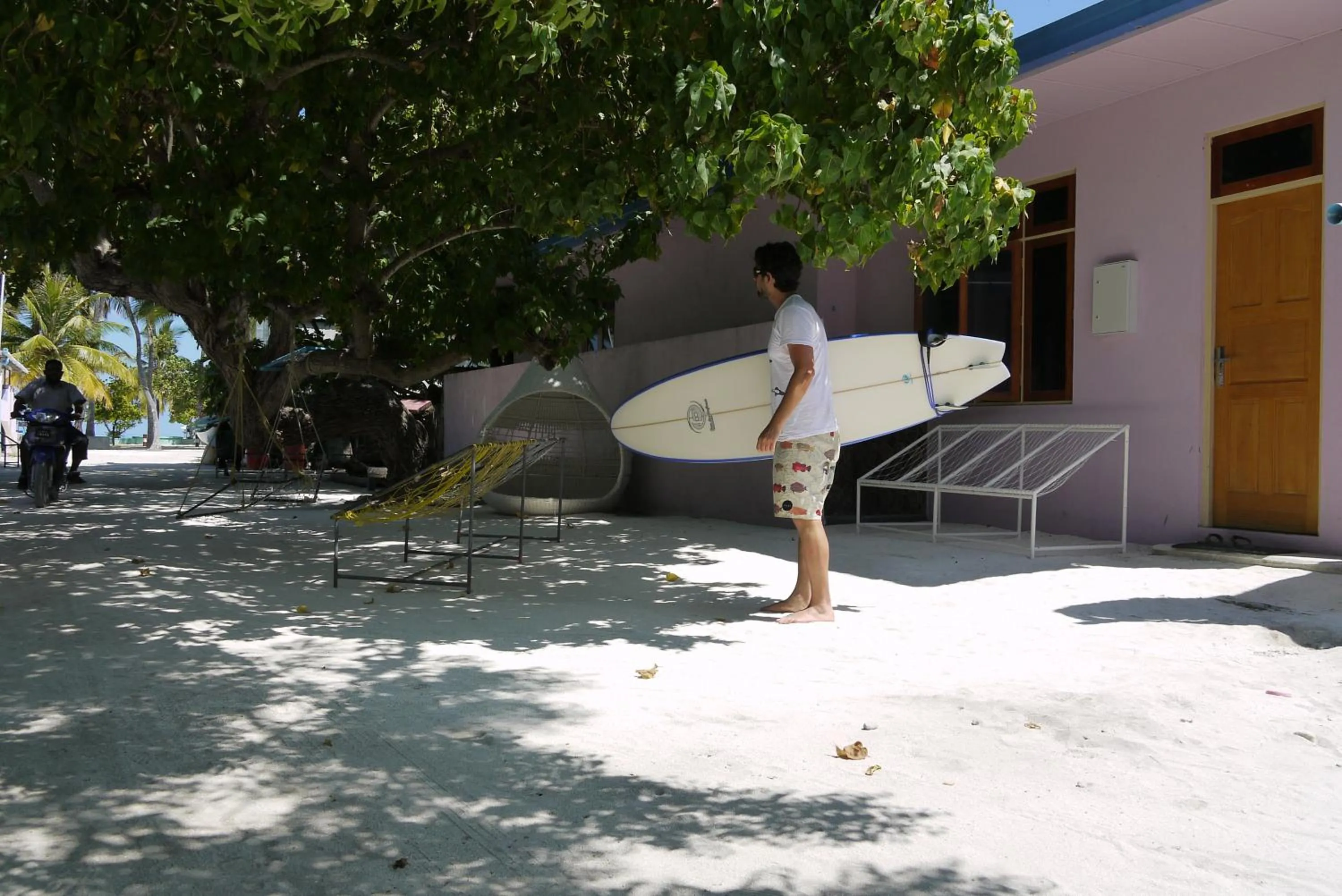 Guests in Jail Break Surf Inn