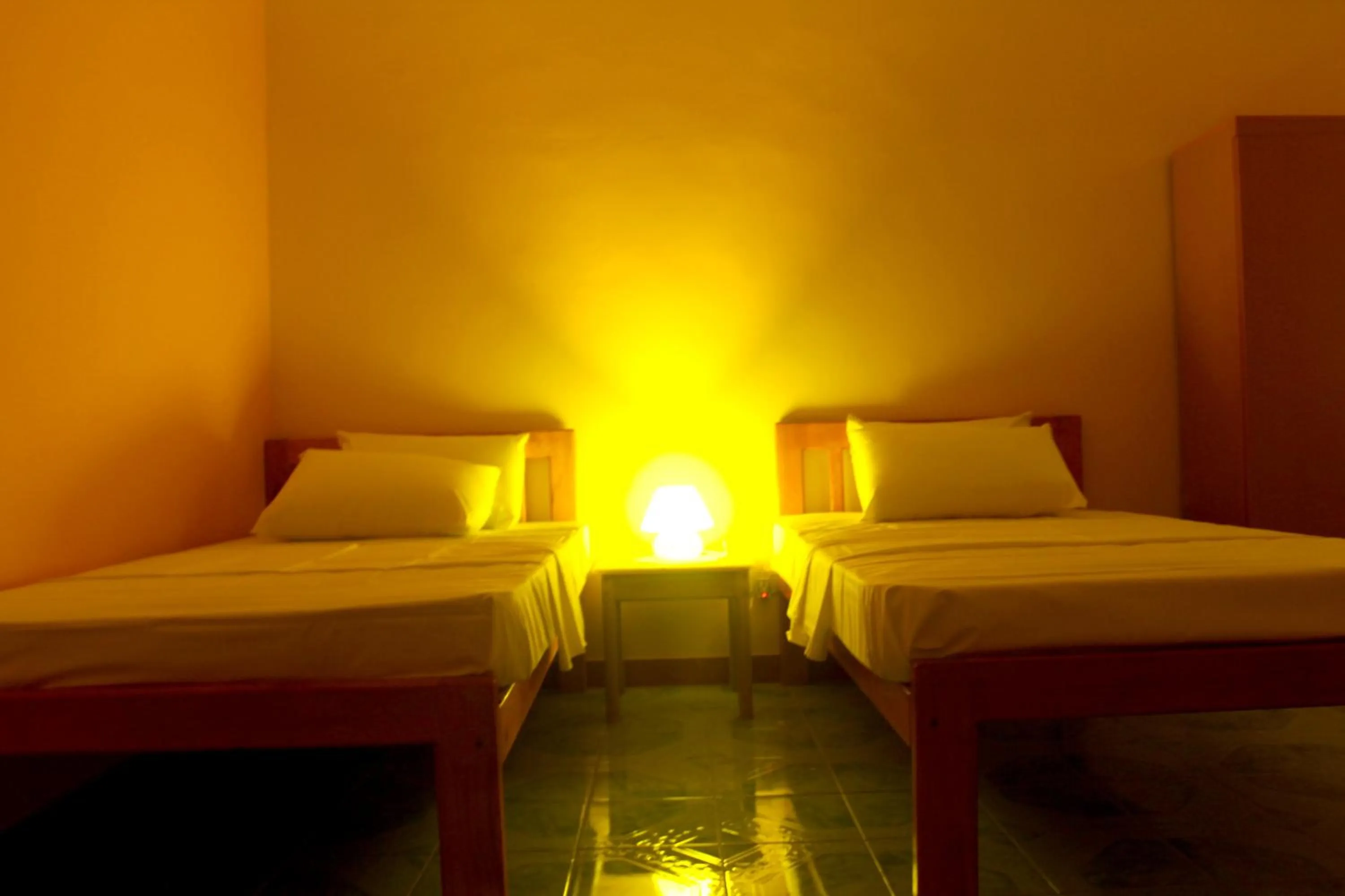 Bed in Jail Break Surf Inn