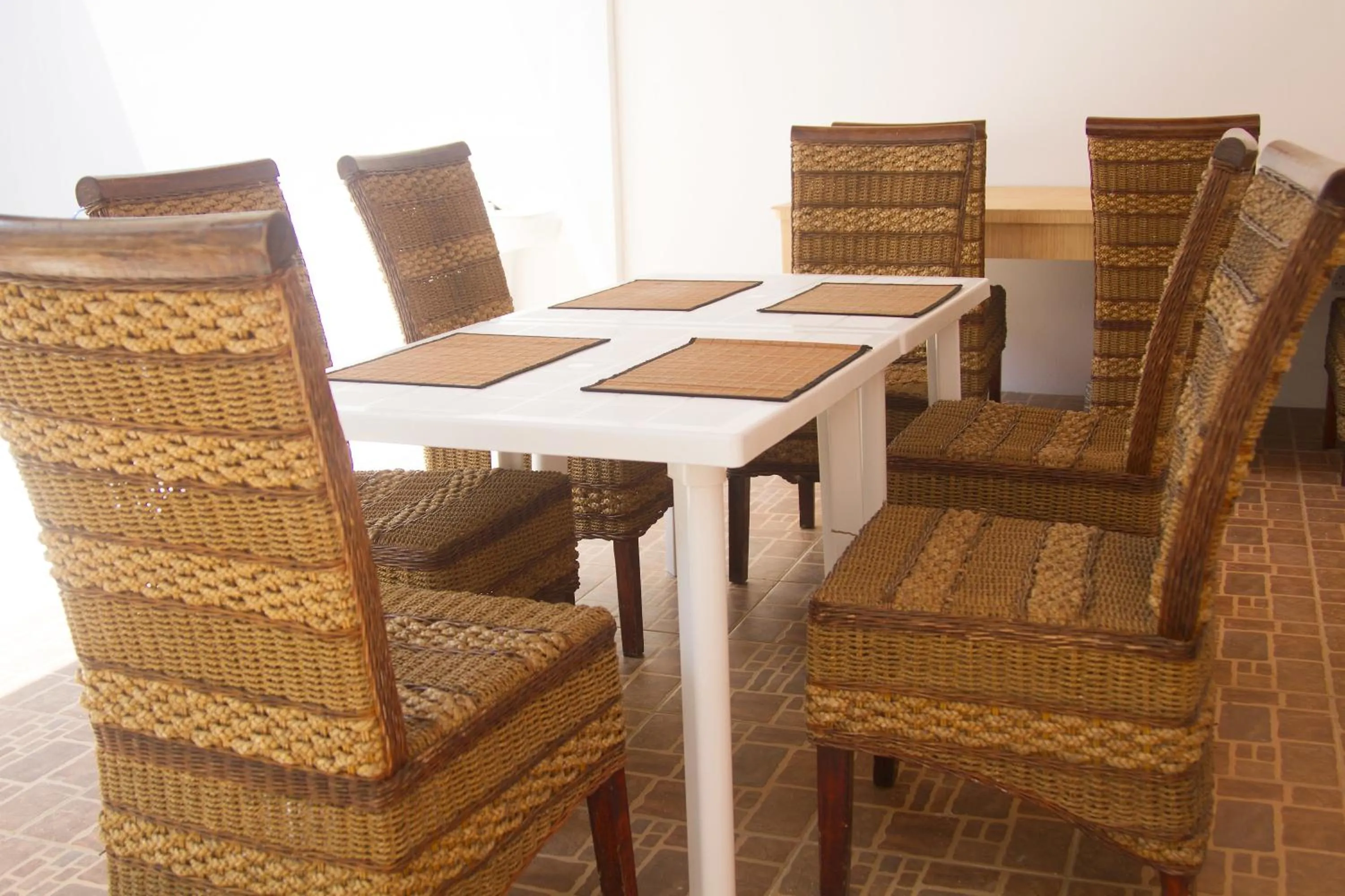 Restaurant/places to eat in Jail Break Surf Inn