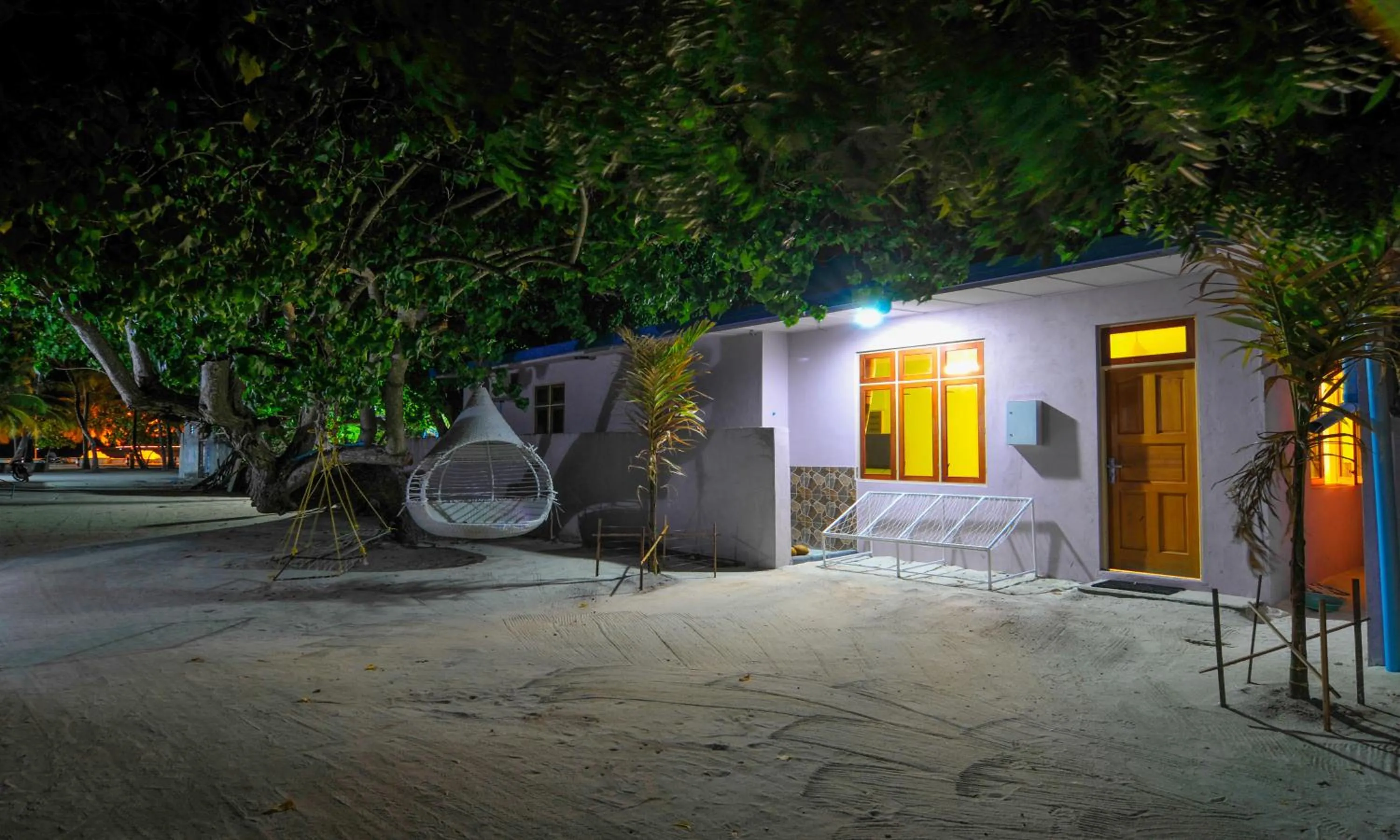 Patio in Jail Break Surf Inn