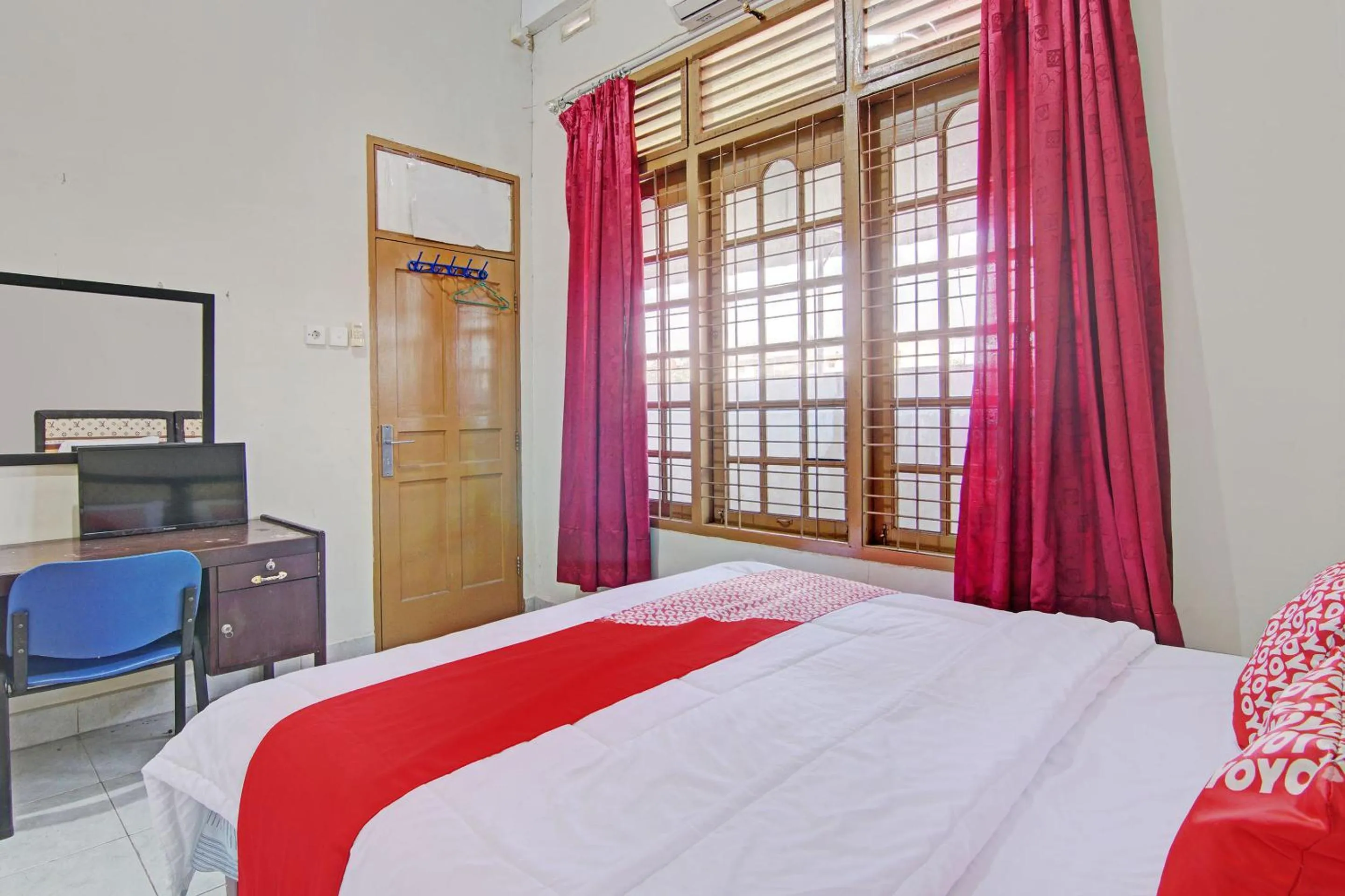 Bedroom, Bed in Hotel O Lavina Guesthouse