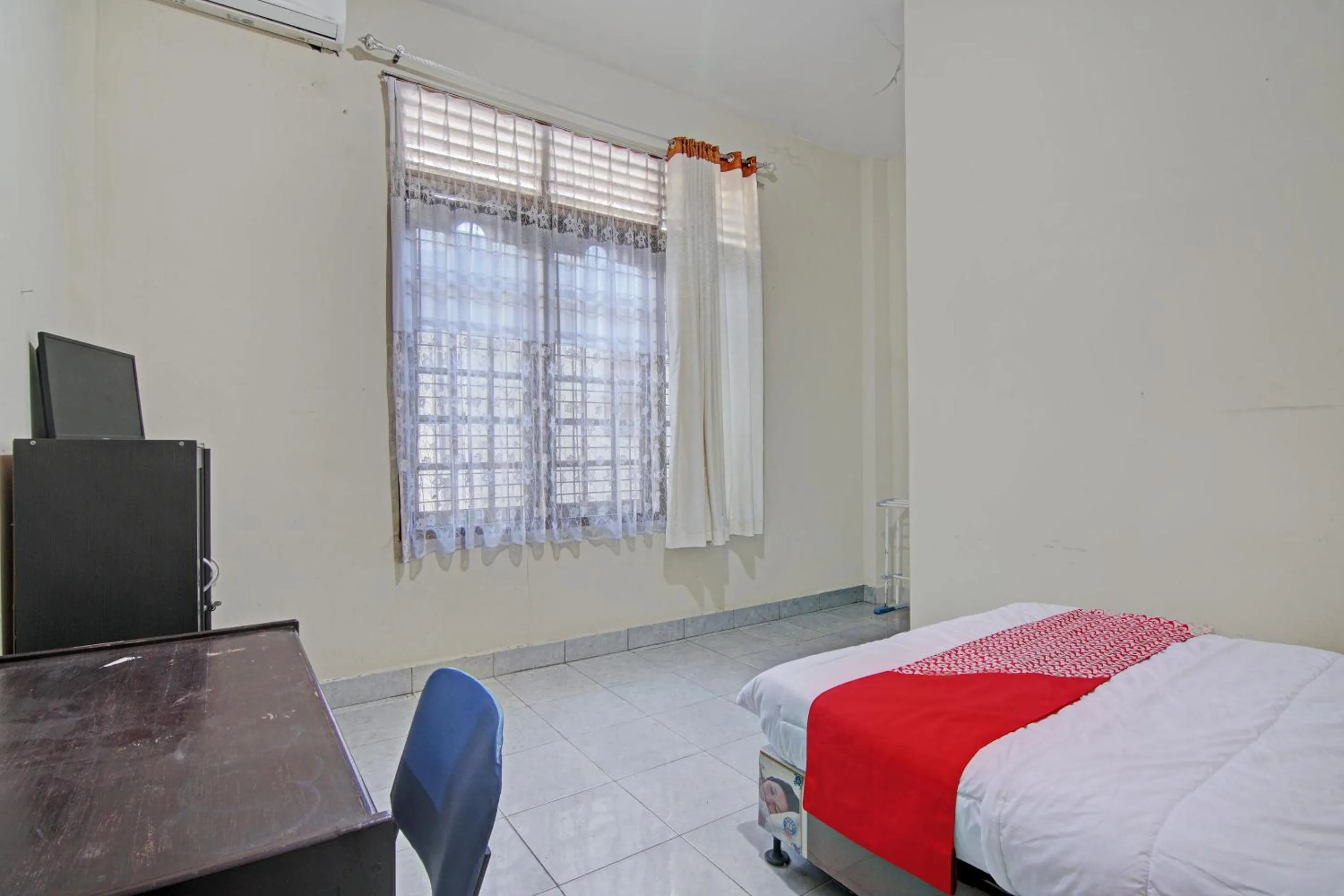 Bedroom, Bed in Hotel O Lavina Guesthouse