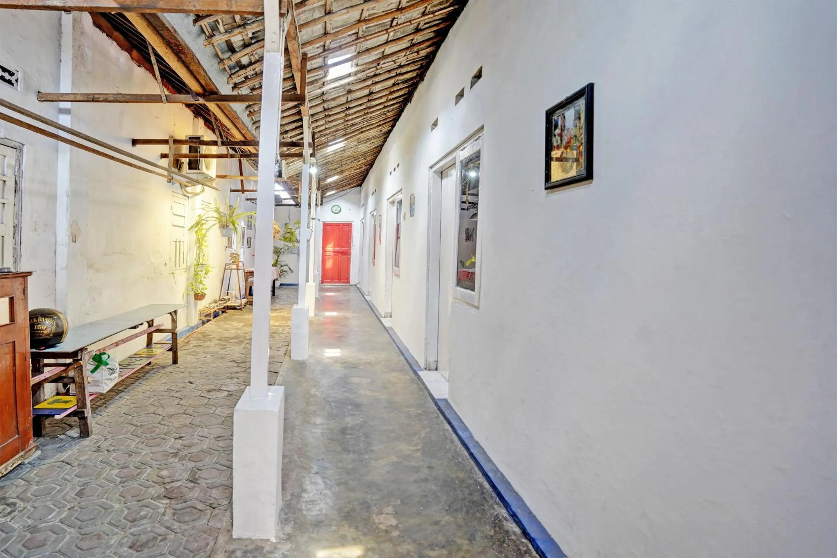 Lobby or reception in OYO Life 92921 Omaya Kost Syariah