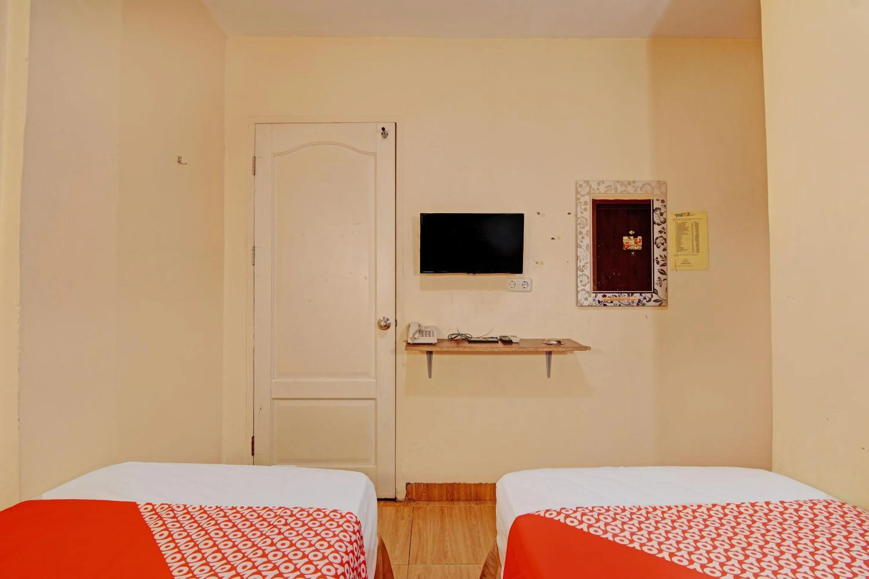 Bedroom, Bed in Hotel O Kalista Guest House Syariah