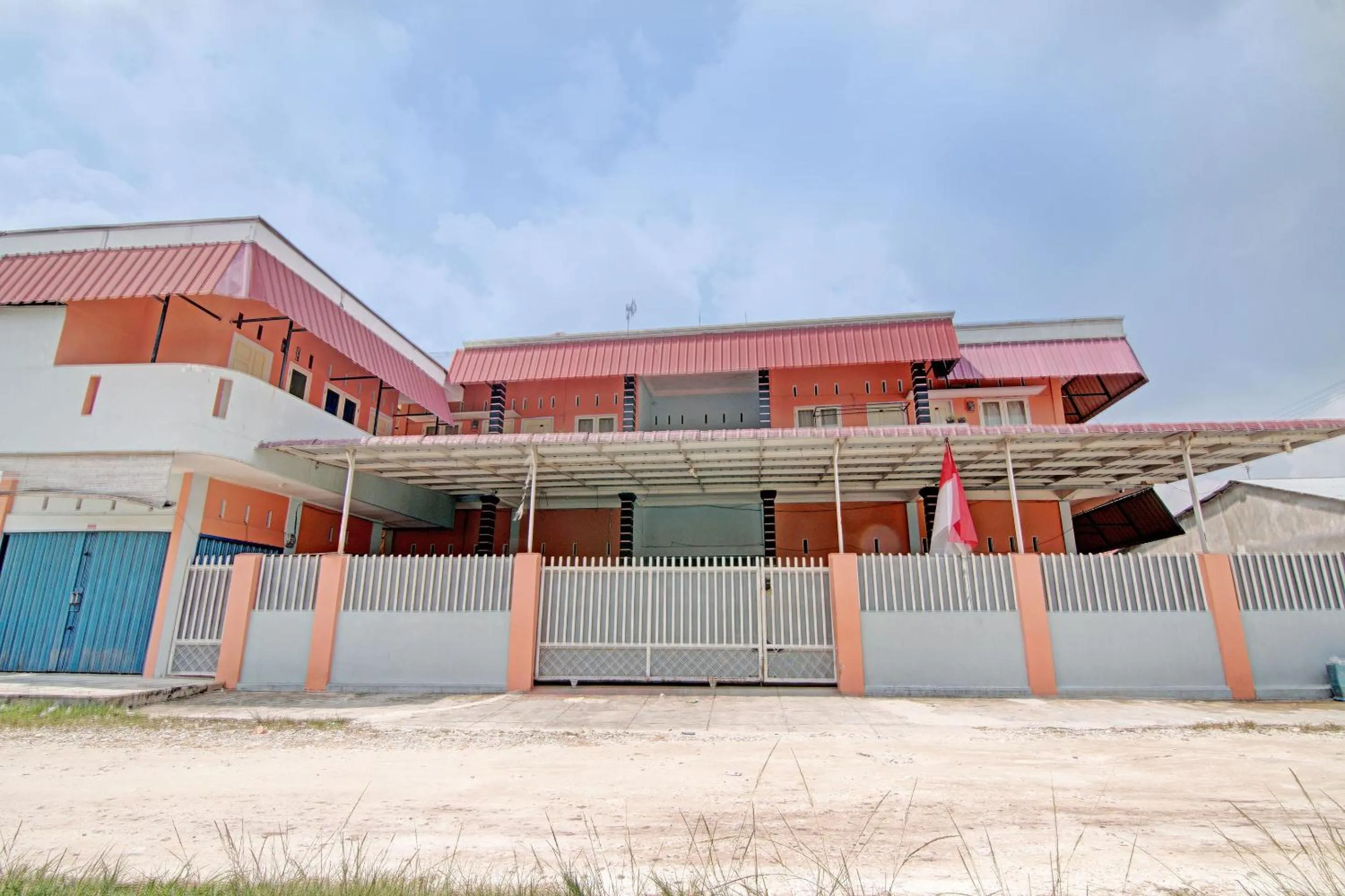 Facade/entrance in Hotel O Kalista Guest House Syariah