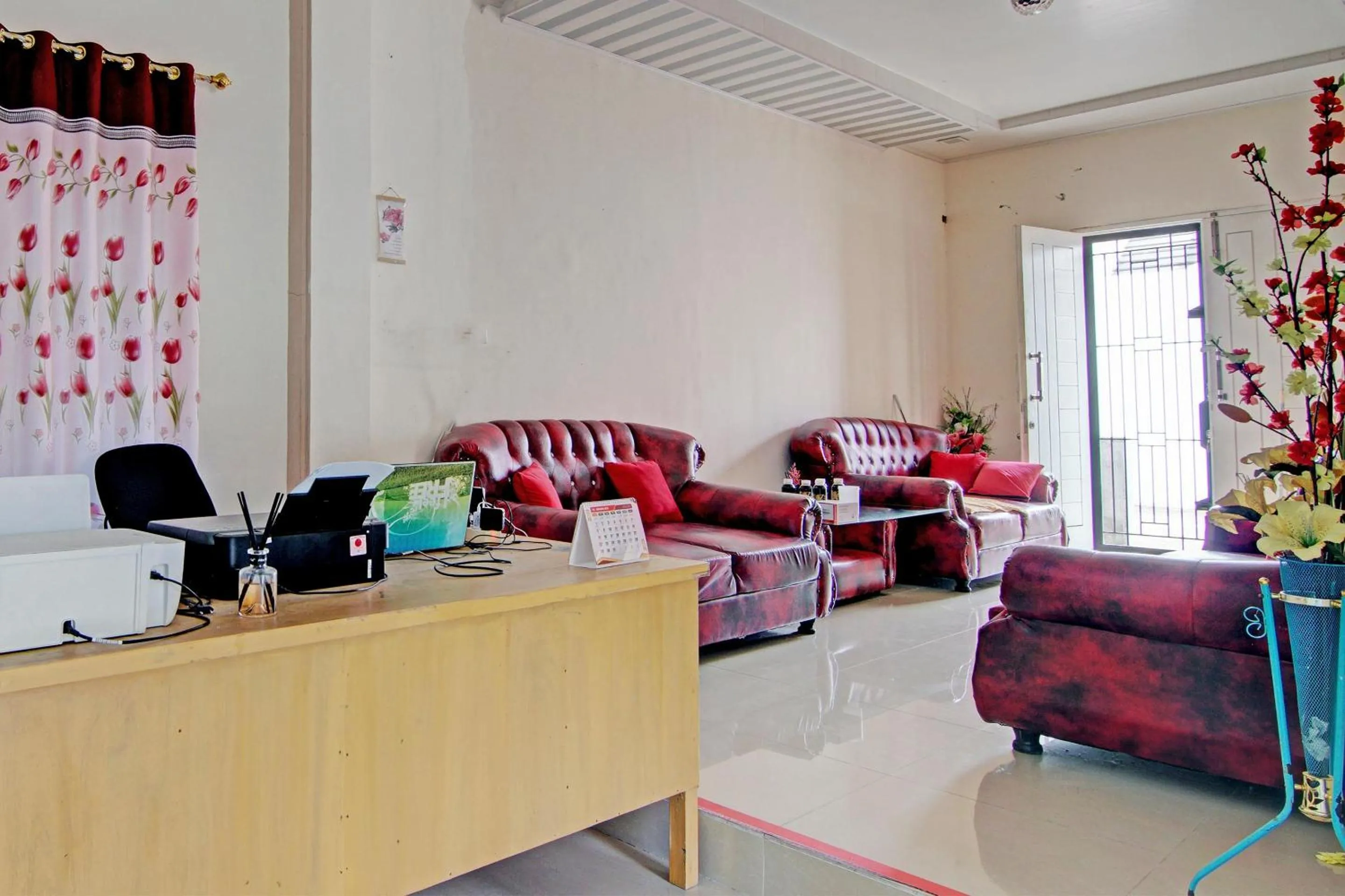 Lobby or reception in Hotel O Kalista Guest House Syariah