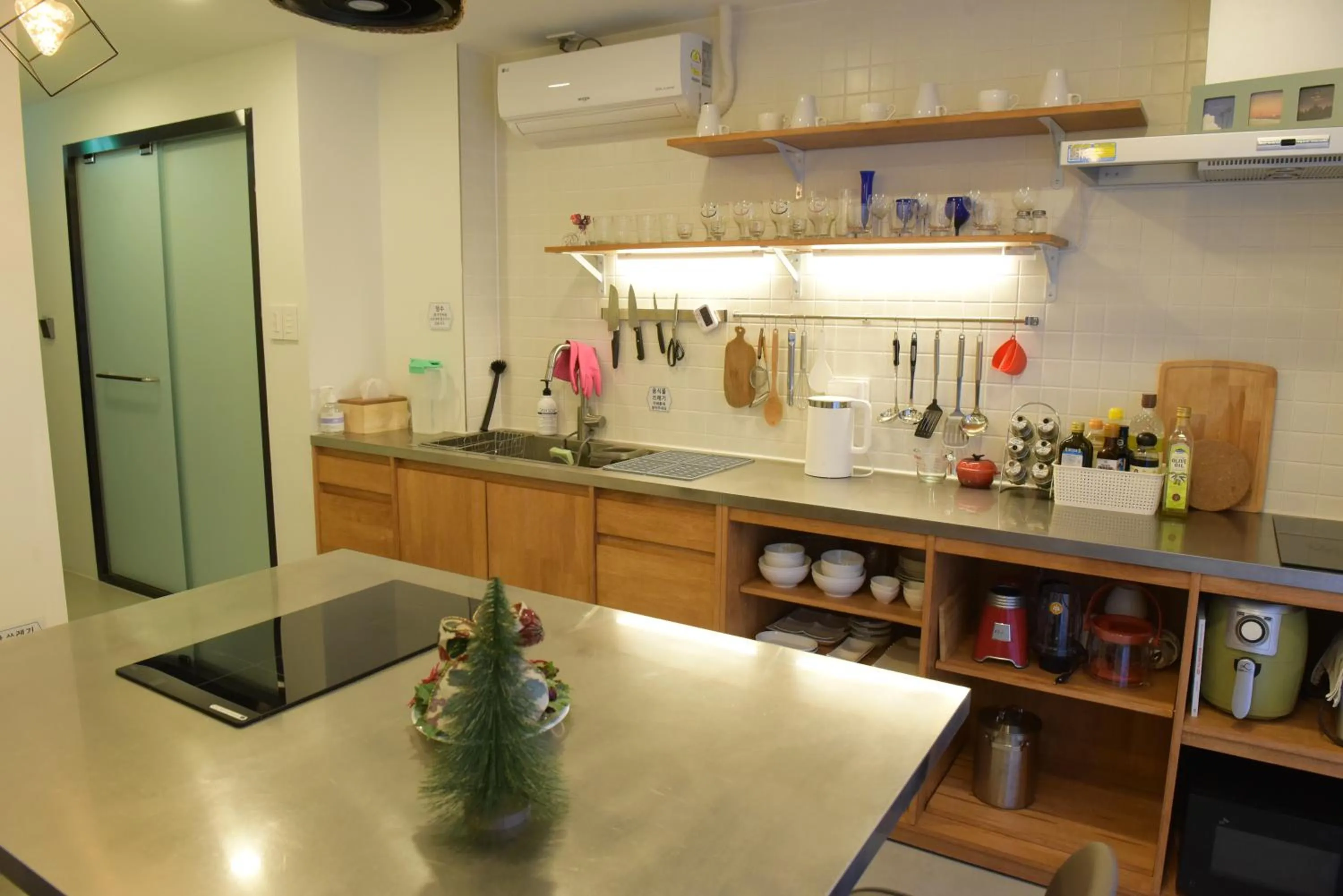 Communal kitchen in Space in Blackstone