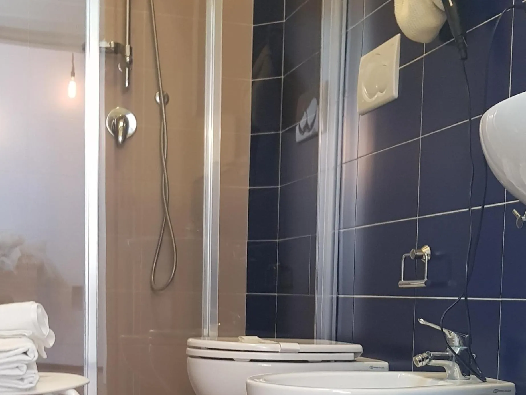 Shower in B&B Copacabana Colors