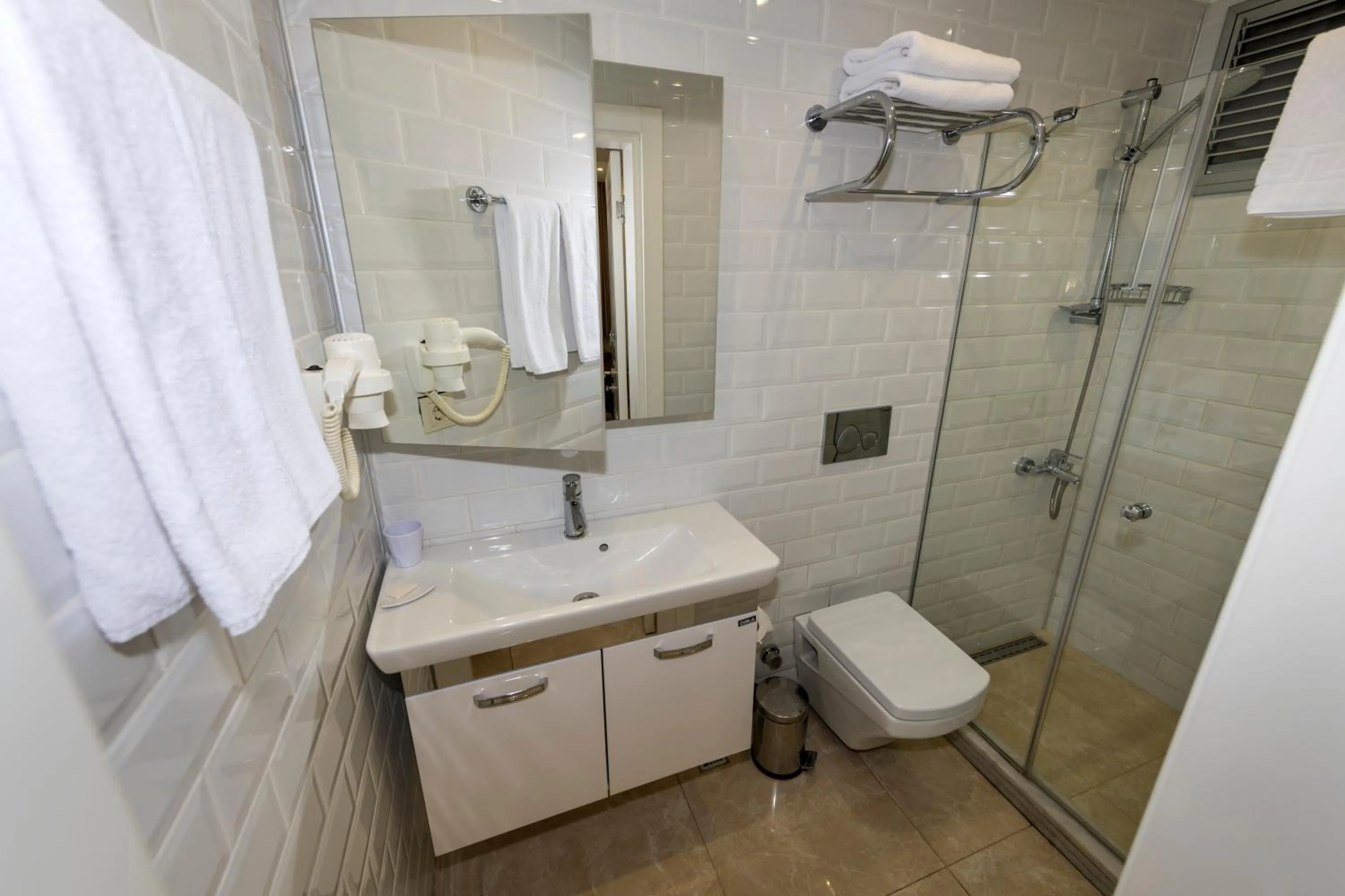 Shower in BGuest Hotel & Residence