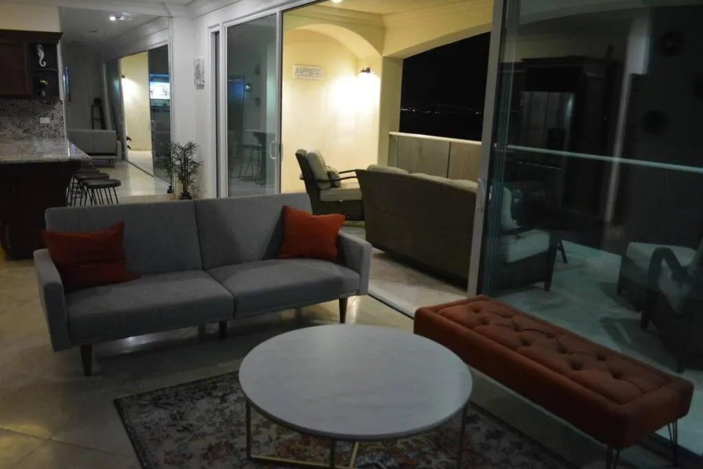 Ocean Front Condo @ Las Olas Grand