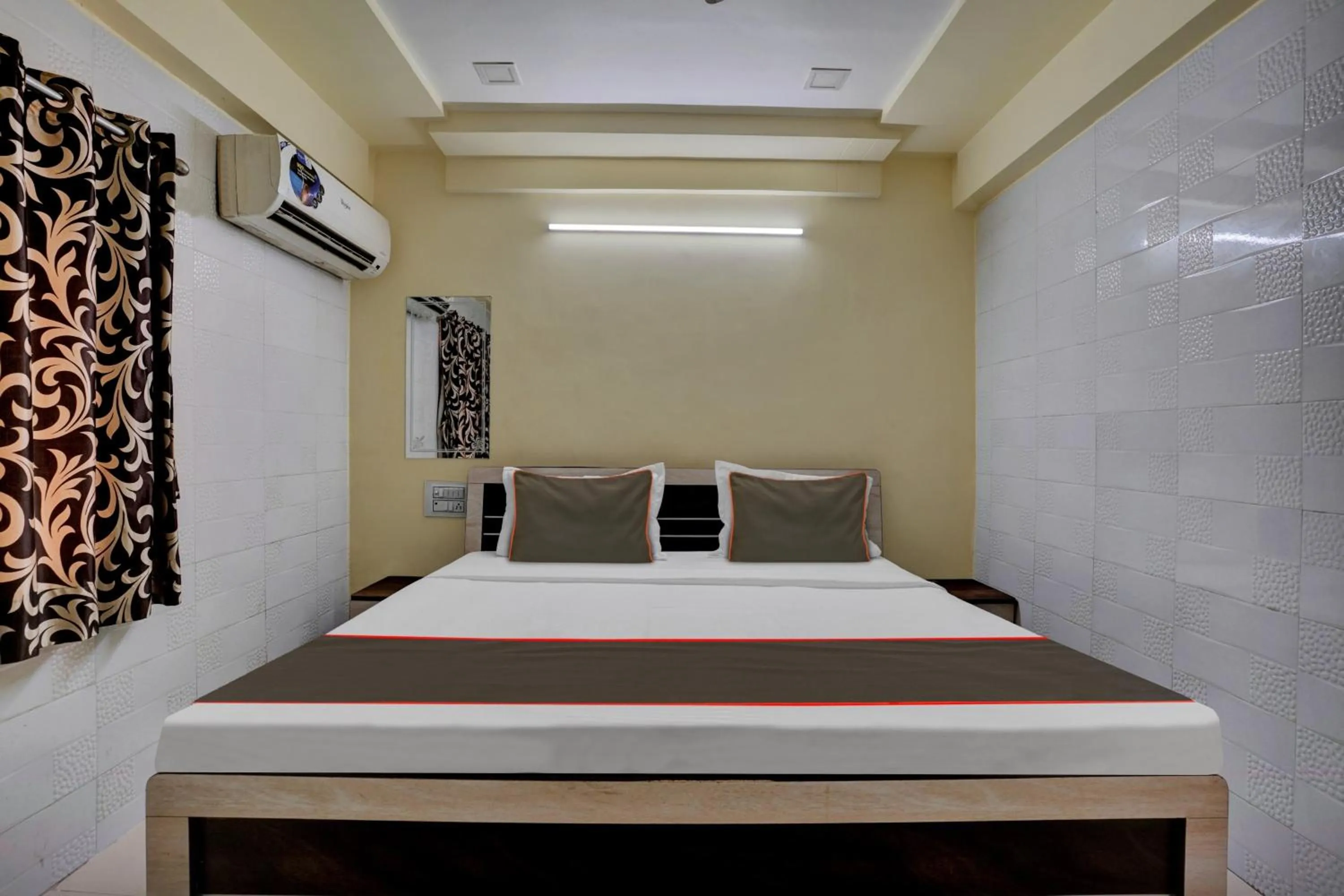 Bedroom in Hotel O Konark Inn