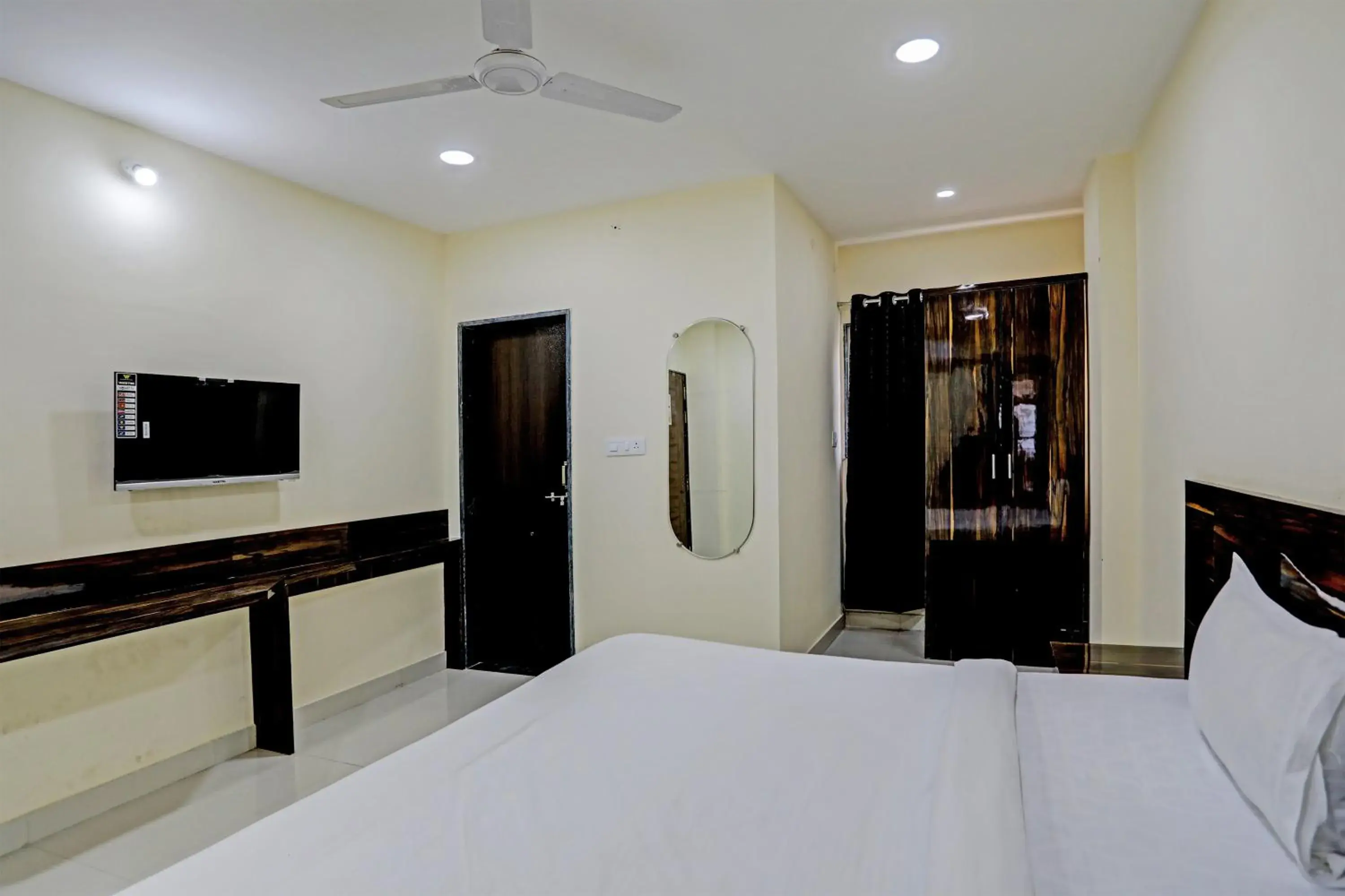 Bedroom, Bed in Hotel O Regal Edge Bedroom, Bed in Hotel O Regal Edge