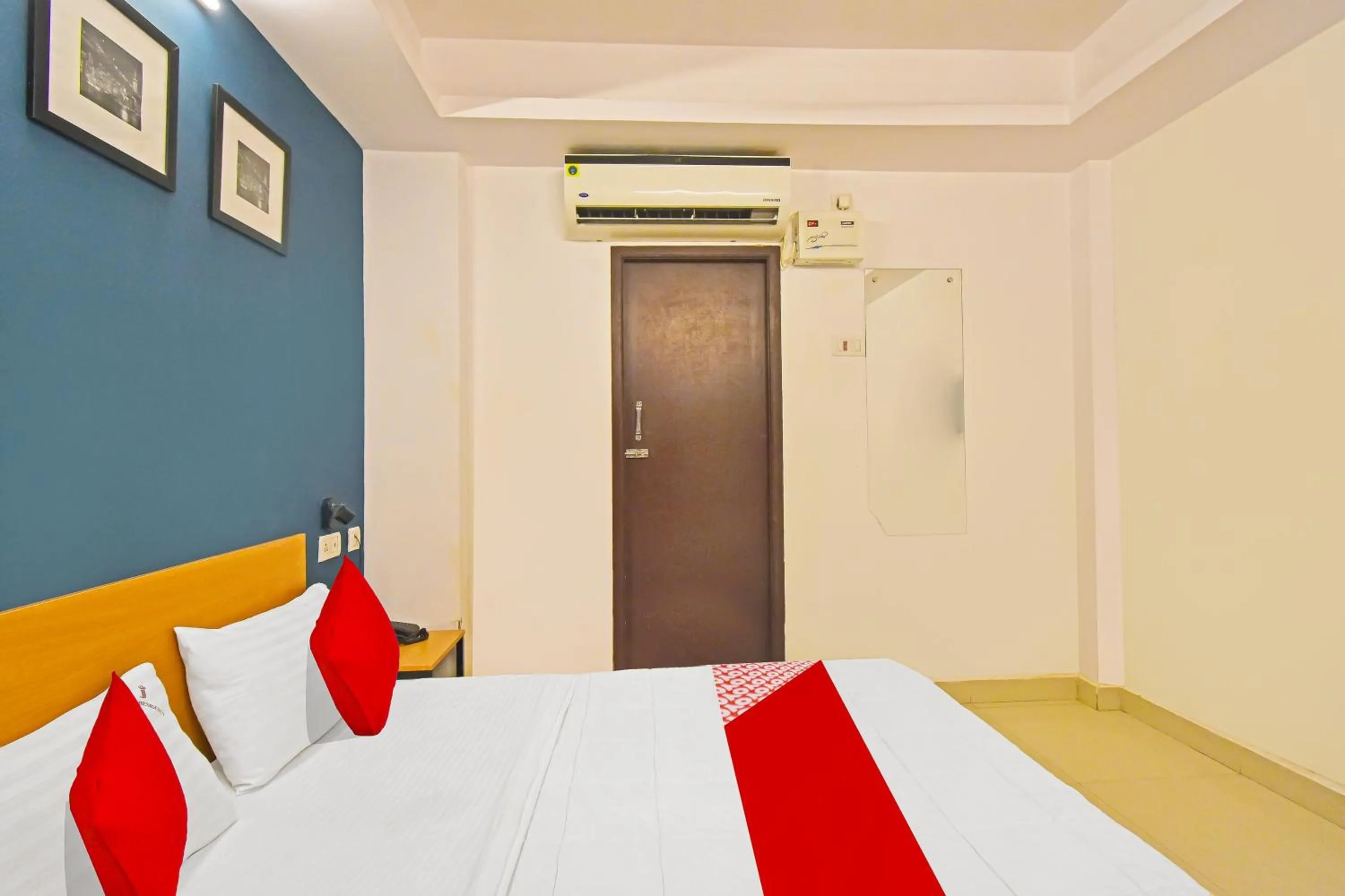 Bedroom, Bed in Hotel O Grand Residency Near Kasi Talkies