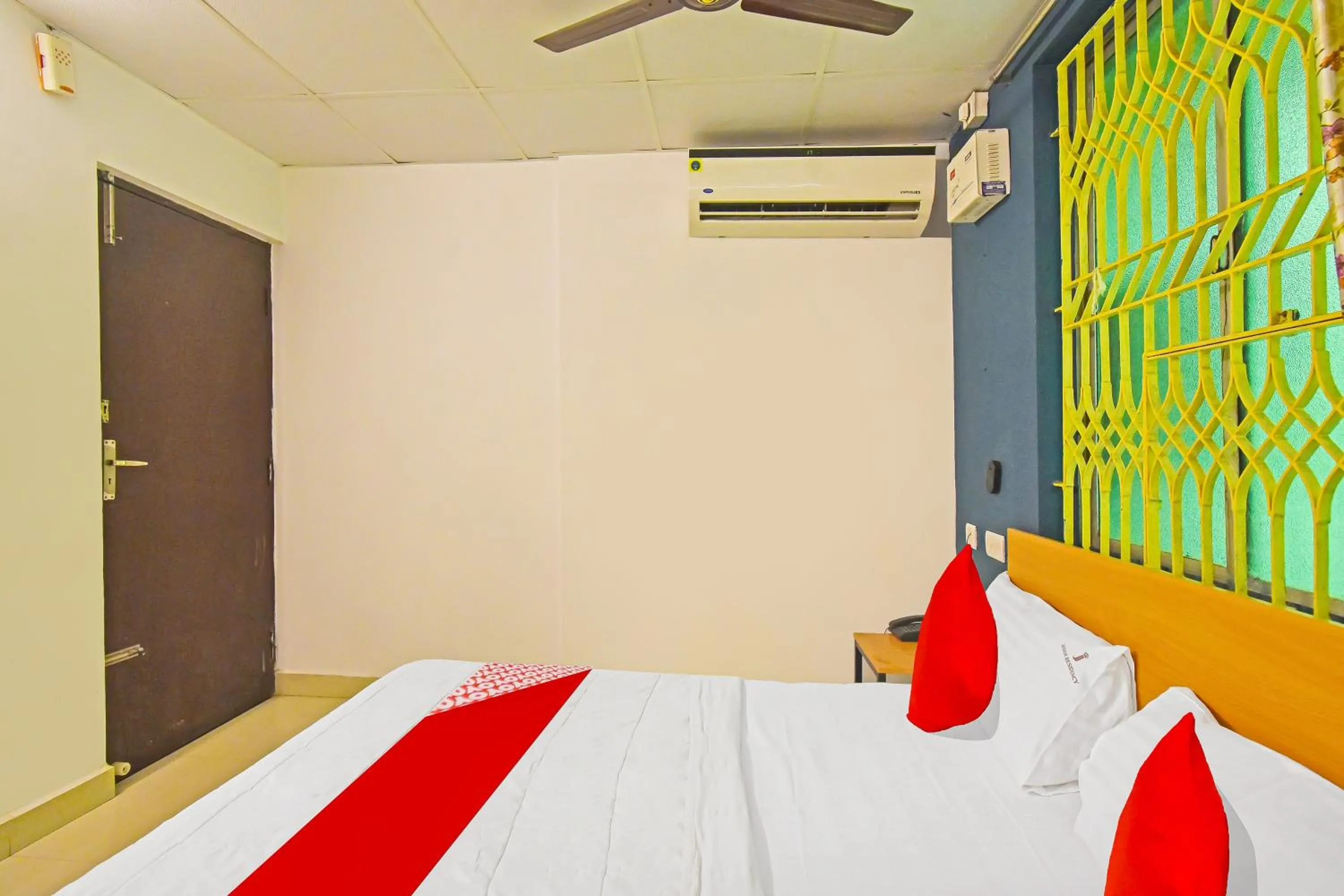 Bedroom, Bed in Hotel O Grand Residency Near Kasi Talkies