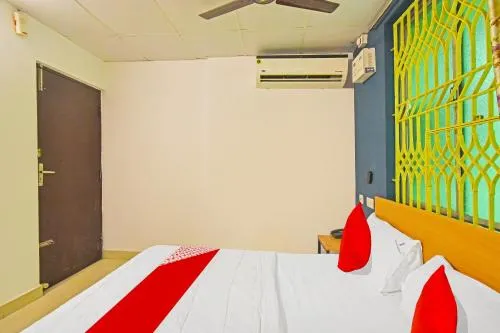 Hotel O Grand Residency Near Kasi Talkies
