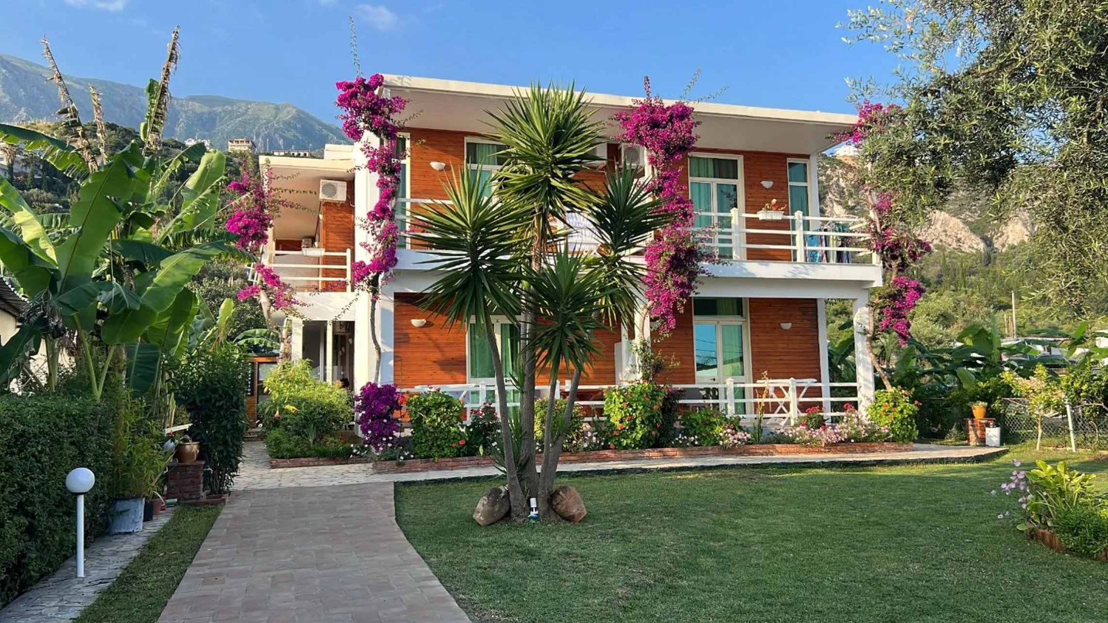 Hotel Jon