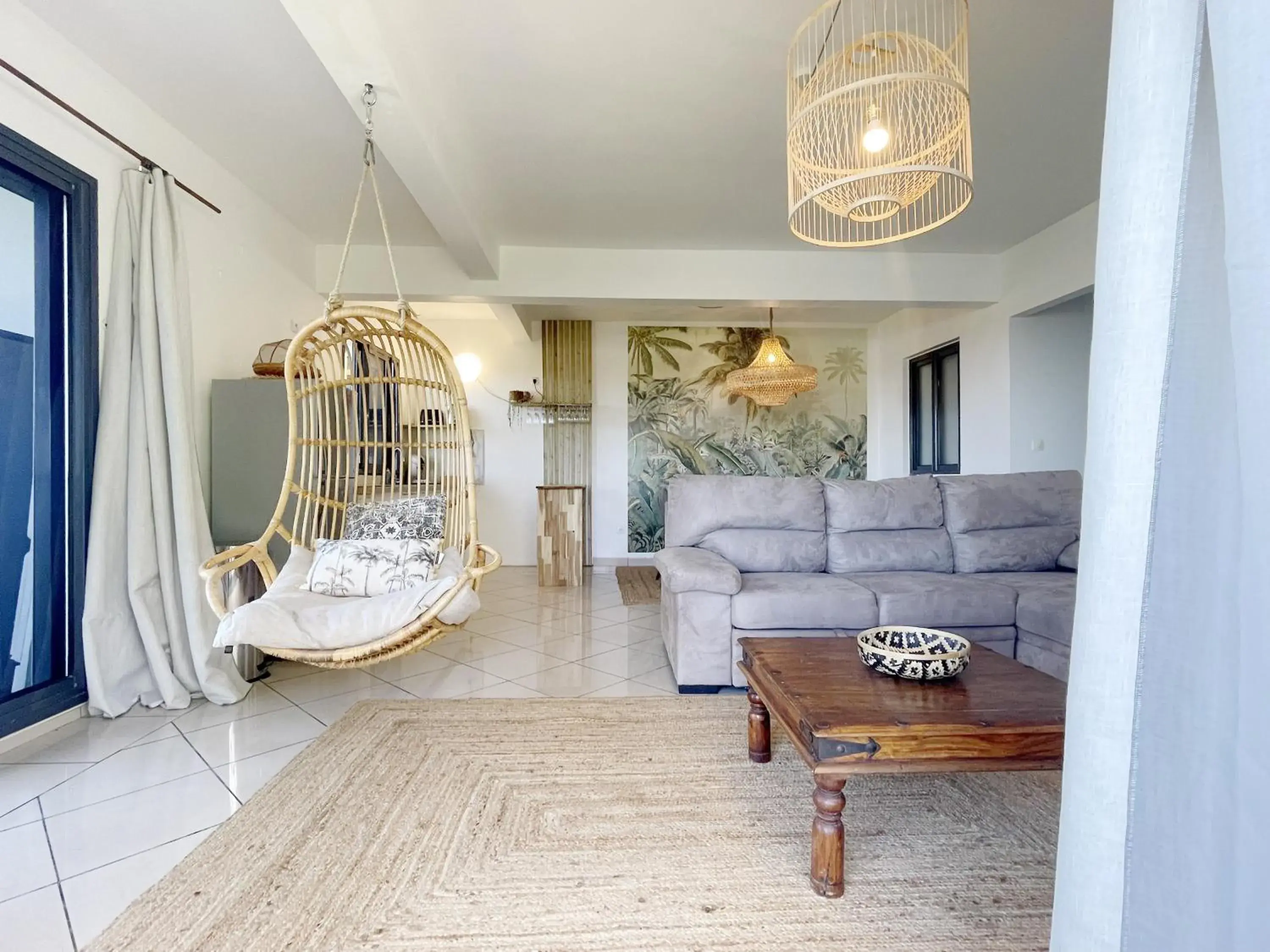 Three-Bedroom Apartment in L'Air Sauvage * * * Bassin de Manapany Three-Bedroom Apartment in L'Air Sauvage * * * Bassin de Manapany