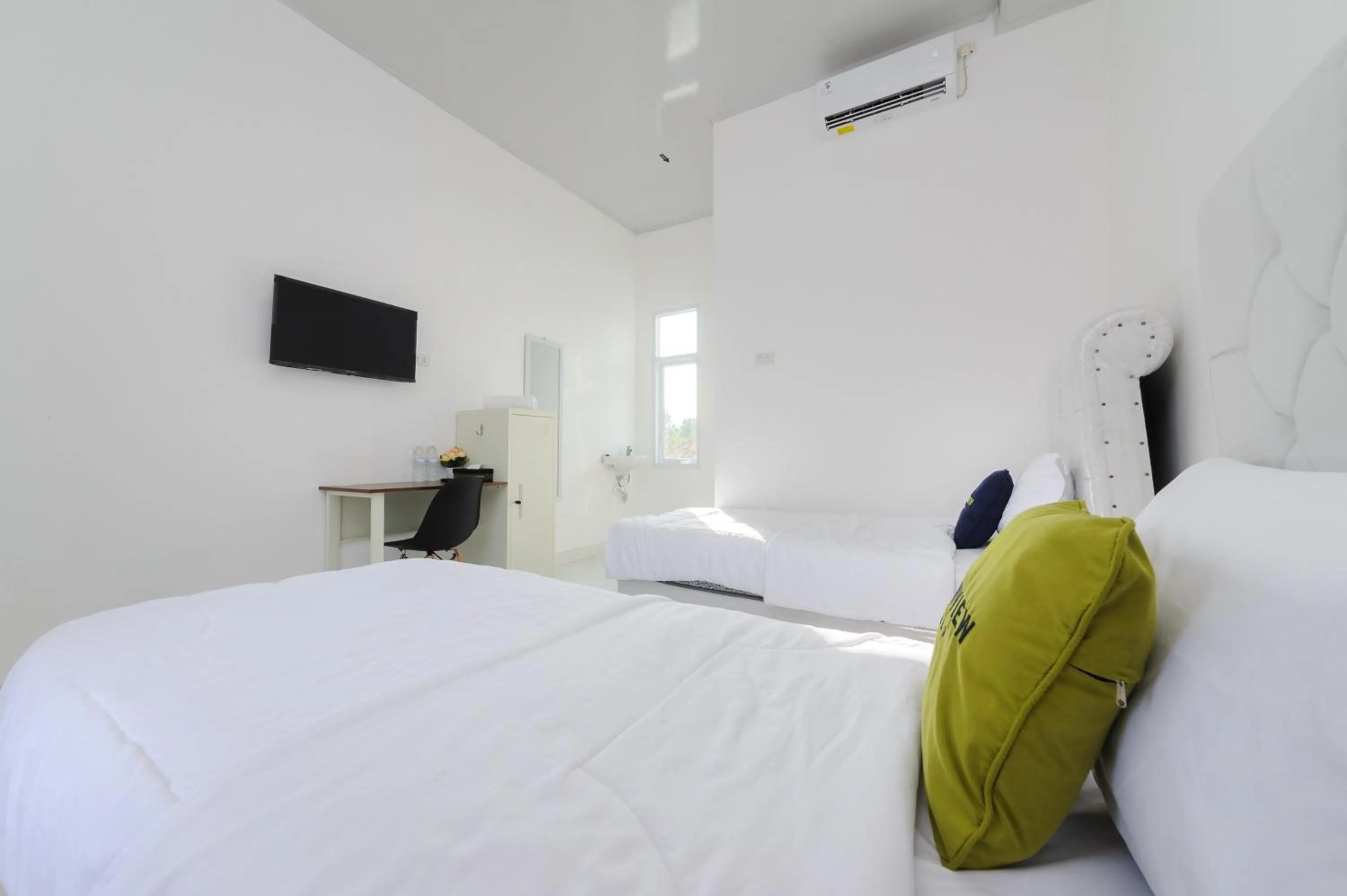 Bed in Urbanview Hotel Betego Syariah Enggal by RedDoorz