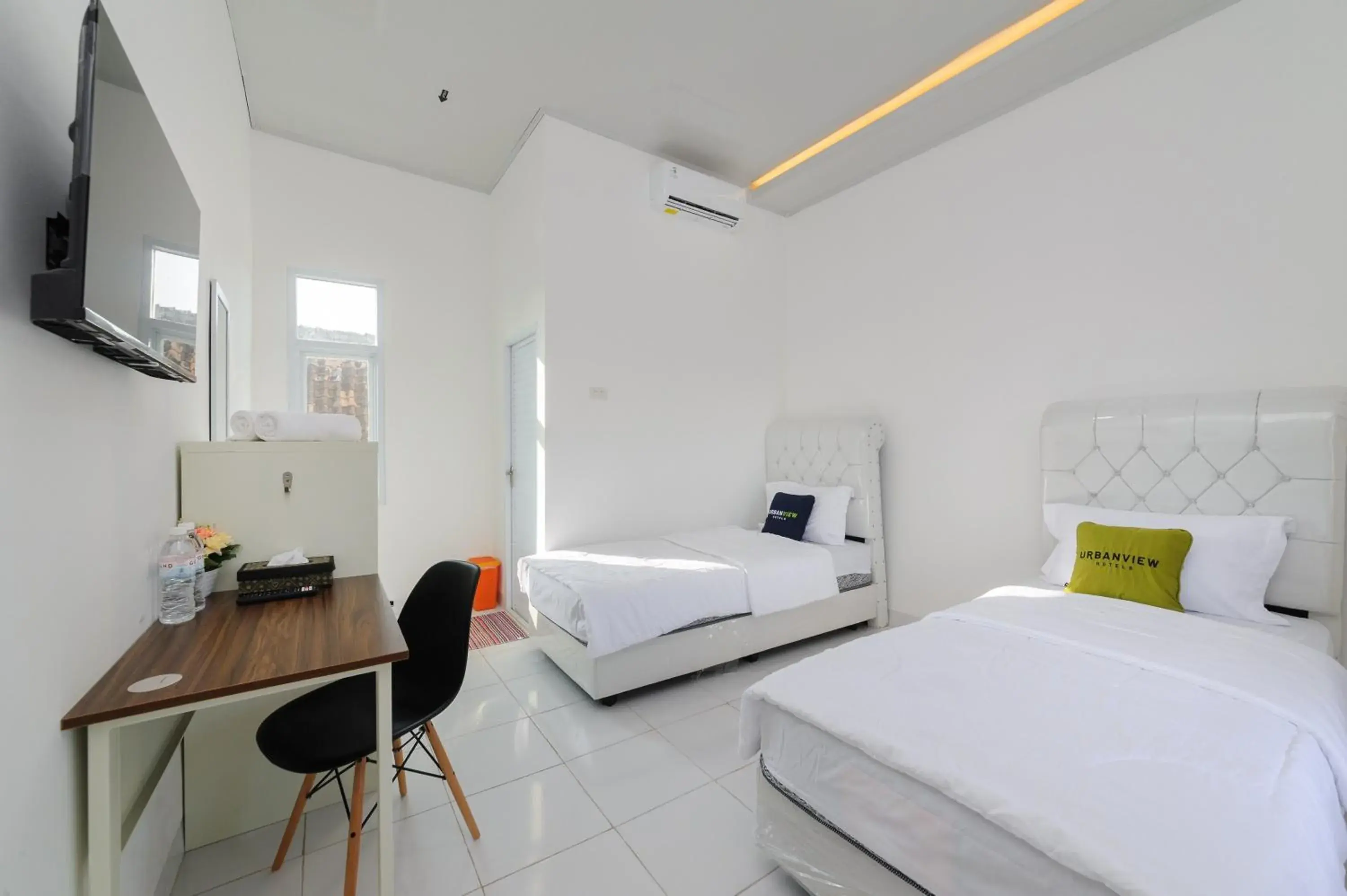 Bed in Urbanview Hotel Betego Syariah Enggal by RedDoorz Bed in Urbanview Hotel Betego Syariah Enggal by RedDoorz