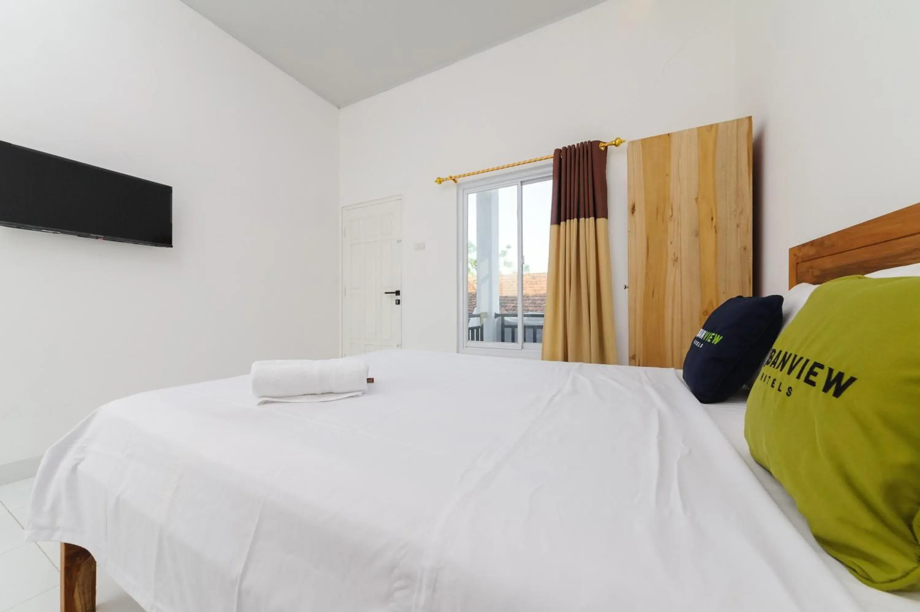 Bed in Urbanview Hotel Betego Syariah Enggal by RedDoorz Bed in Urbanview Hotel Betego Syariah Enggal by RedDoorz