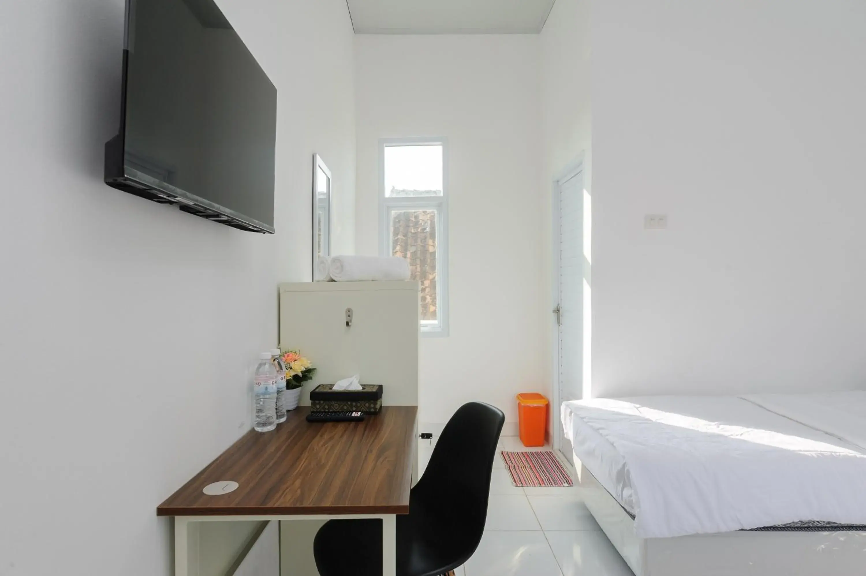 Bedroom, Bed in Urbanview Hotel Betego Syariah Enggal by RedDoorz Bedroom, Bed in Urbanview Hotel Betego Syariah Enggal by RedDoorz