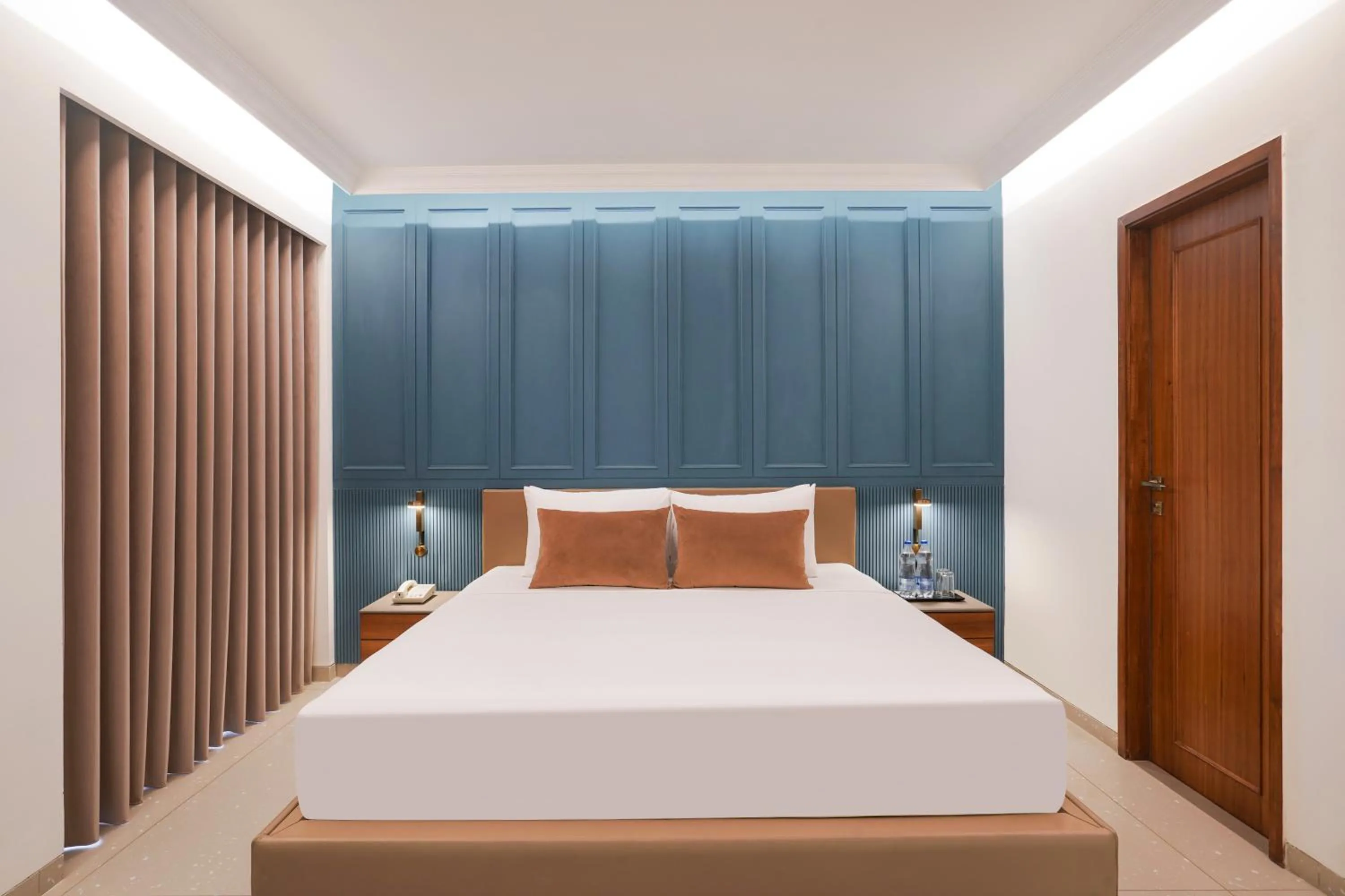 Bed in Lemon Tree Hotel, Rajkot