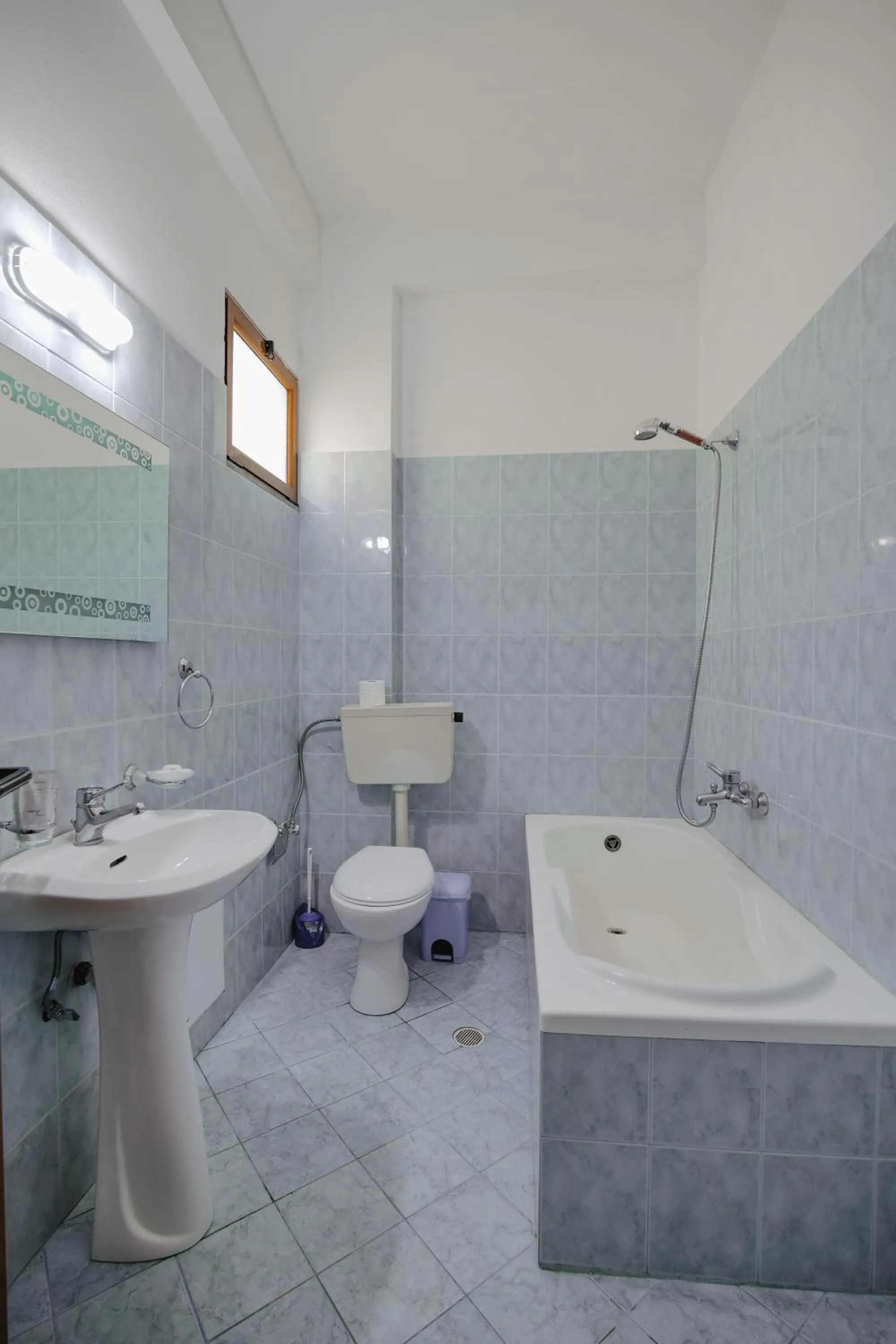 Shower in Hotel Panorama