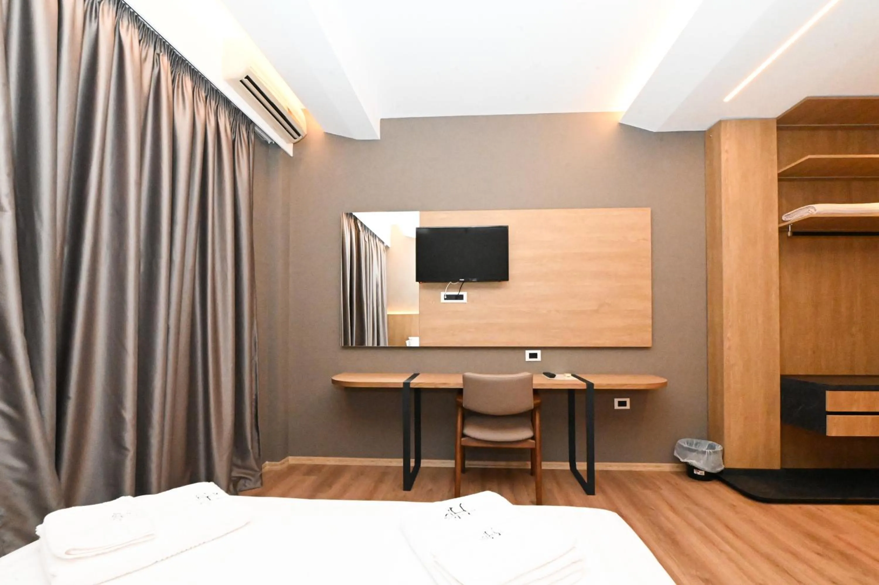 TV and multimedia, Bed in Hotel Panorama