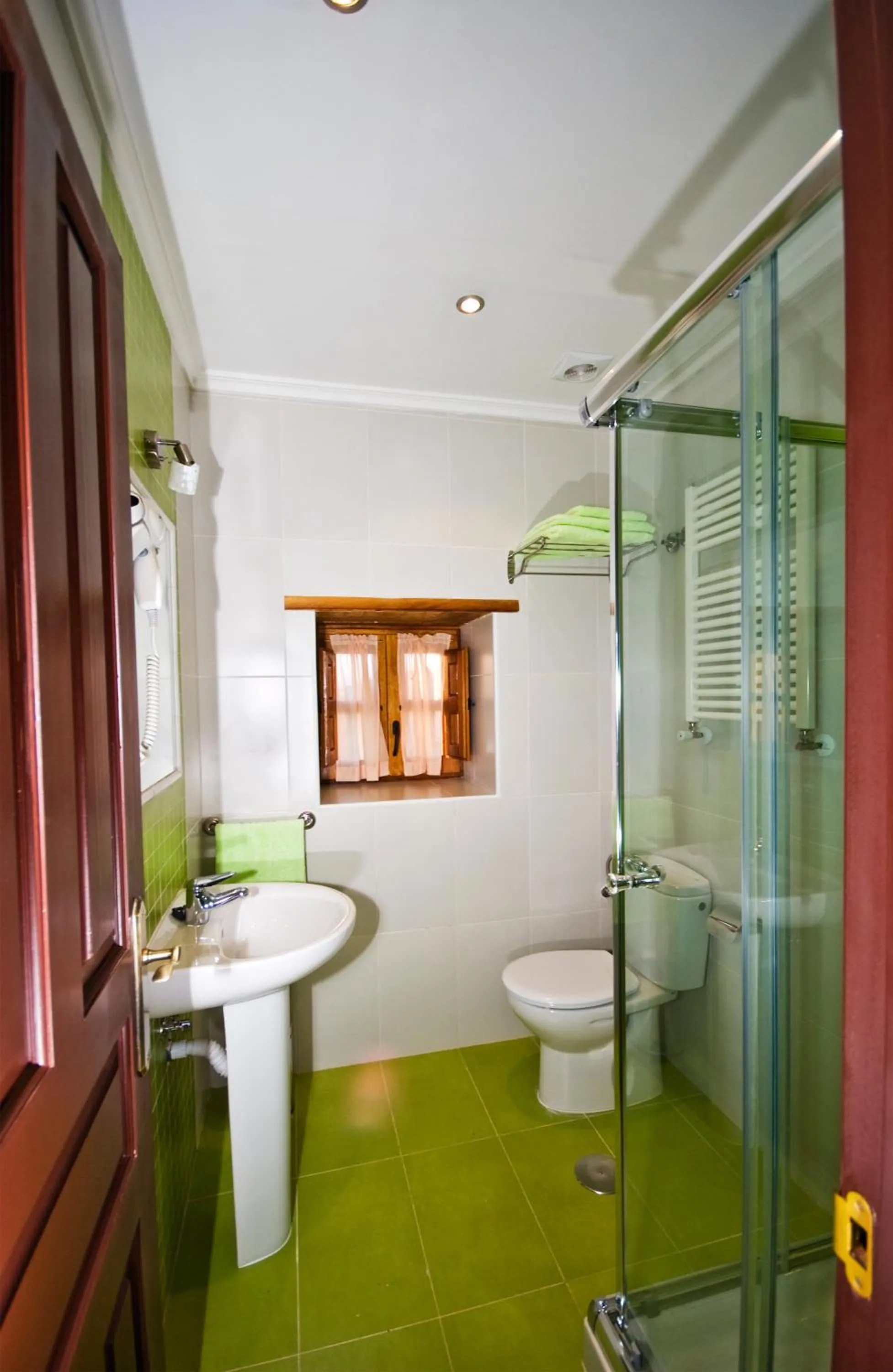 Bathroom in Casa Rural Los Sombredales