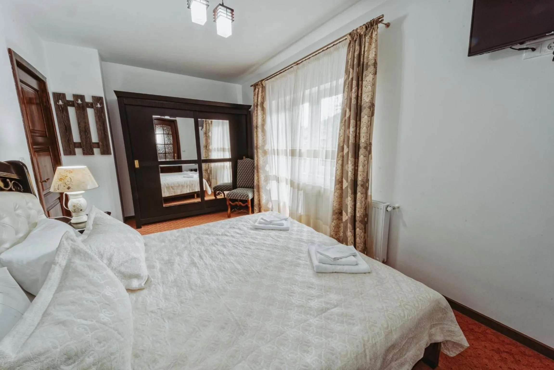 Bed in Complex Turistic Constantin Bucovina