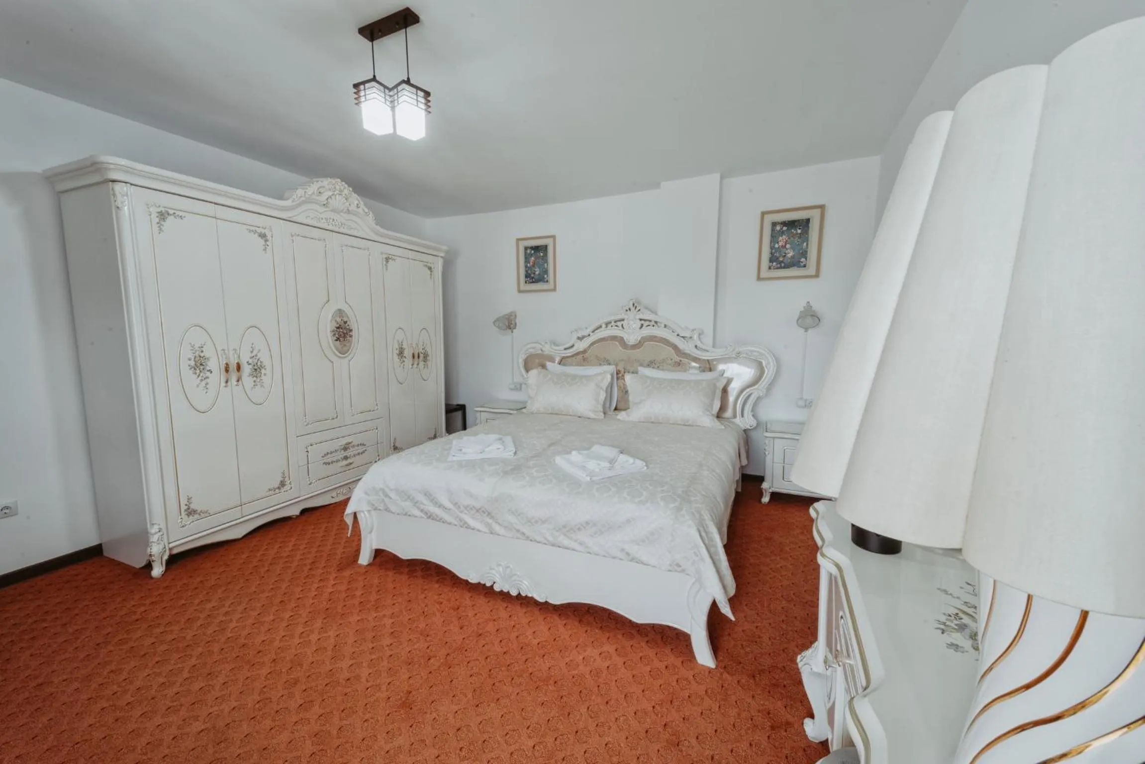 Bed in Complex Turistic Constantin Bucovina