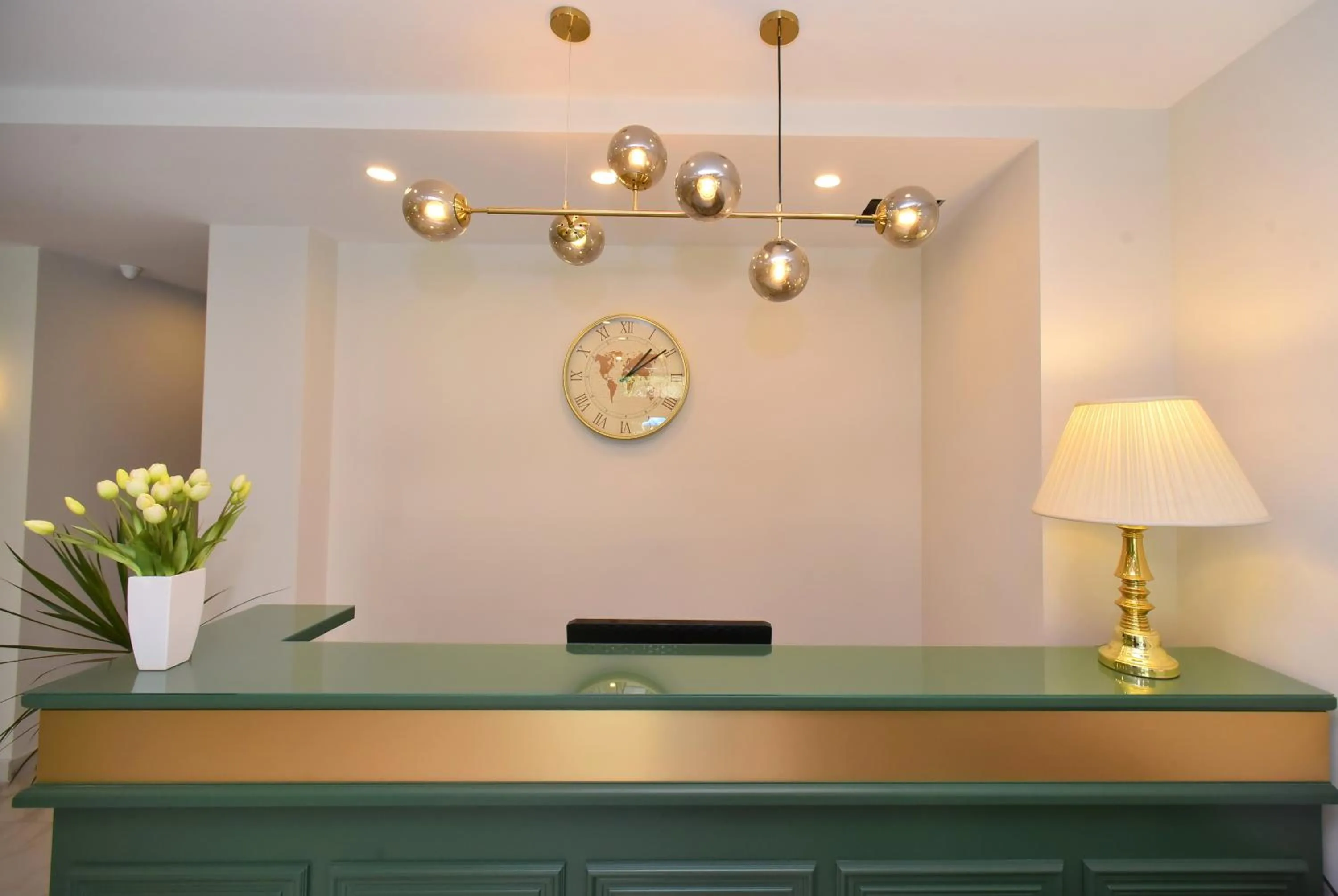 Lobby or reception in Hotel Avenue 30