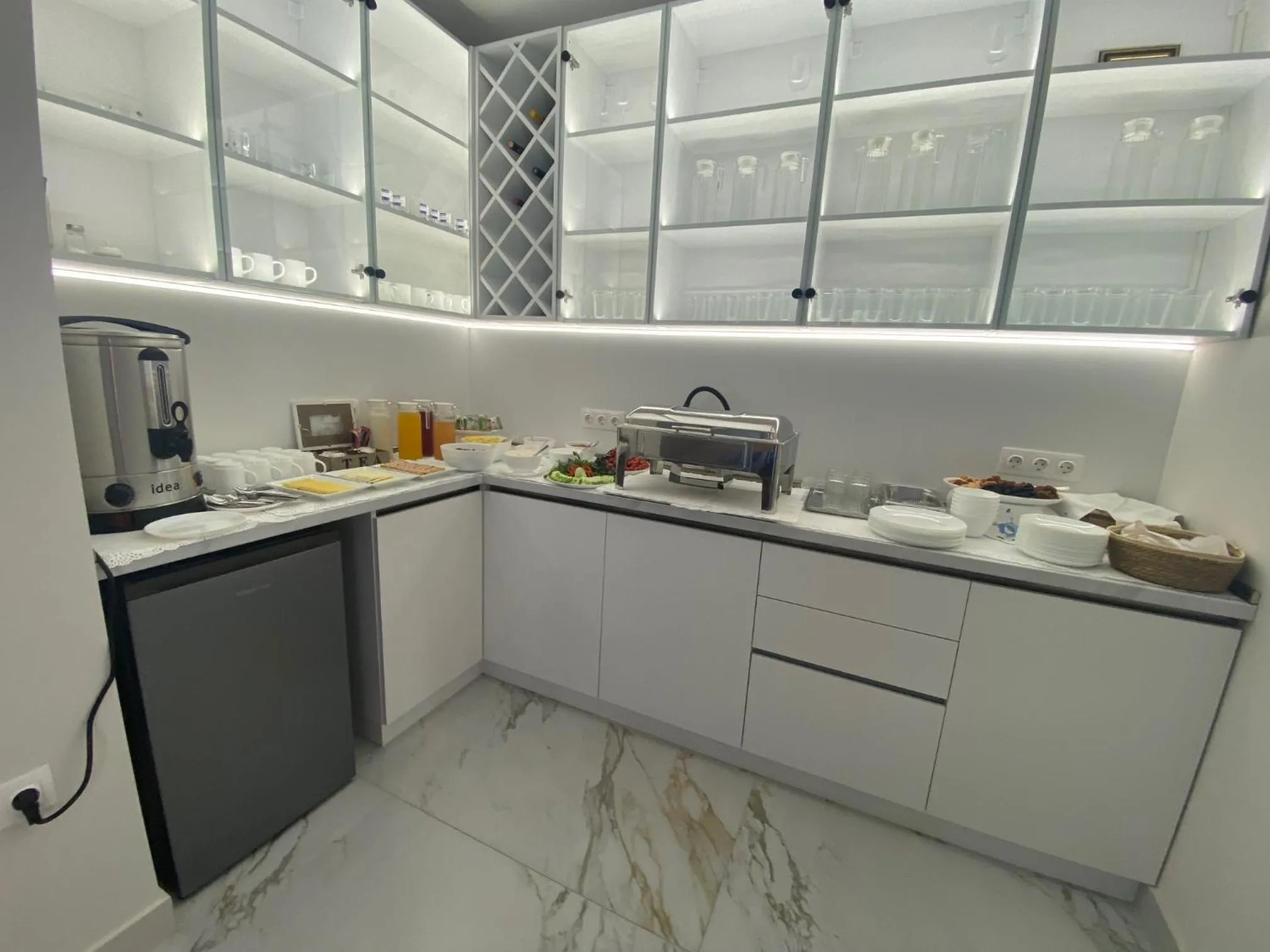 Coffee/tea facilities in Hotel Avenue 30