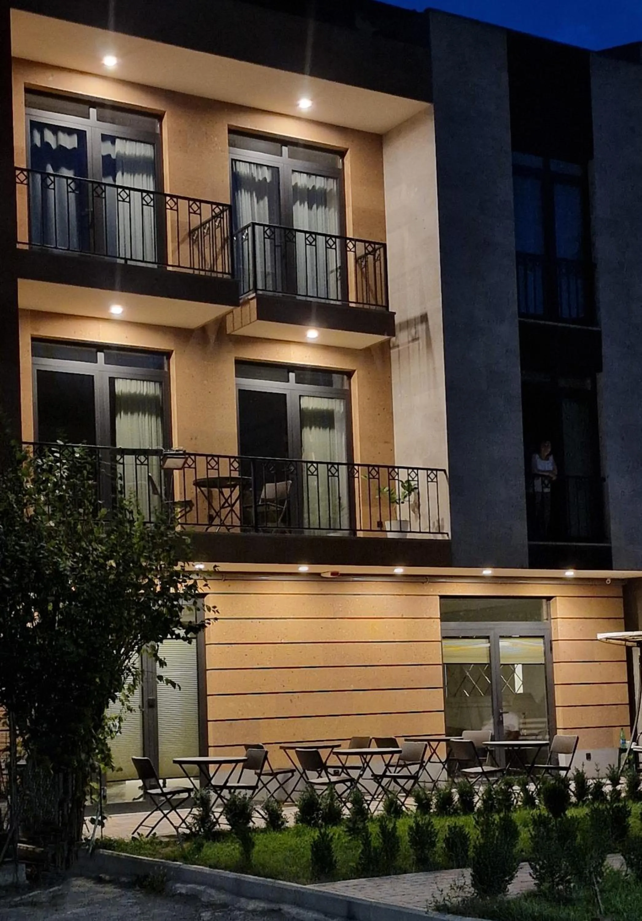 Property building in Hotel Avenue 30