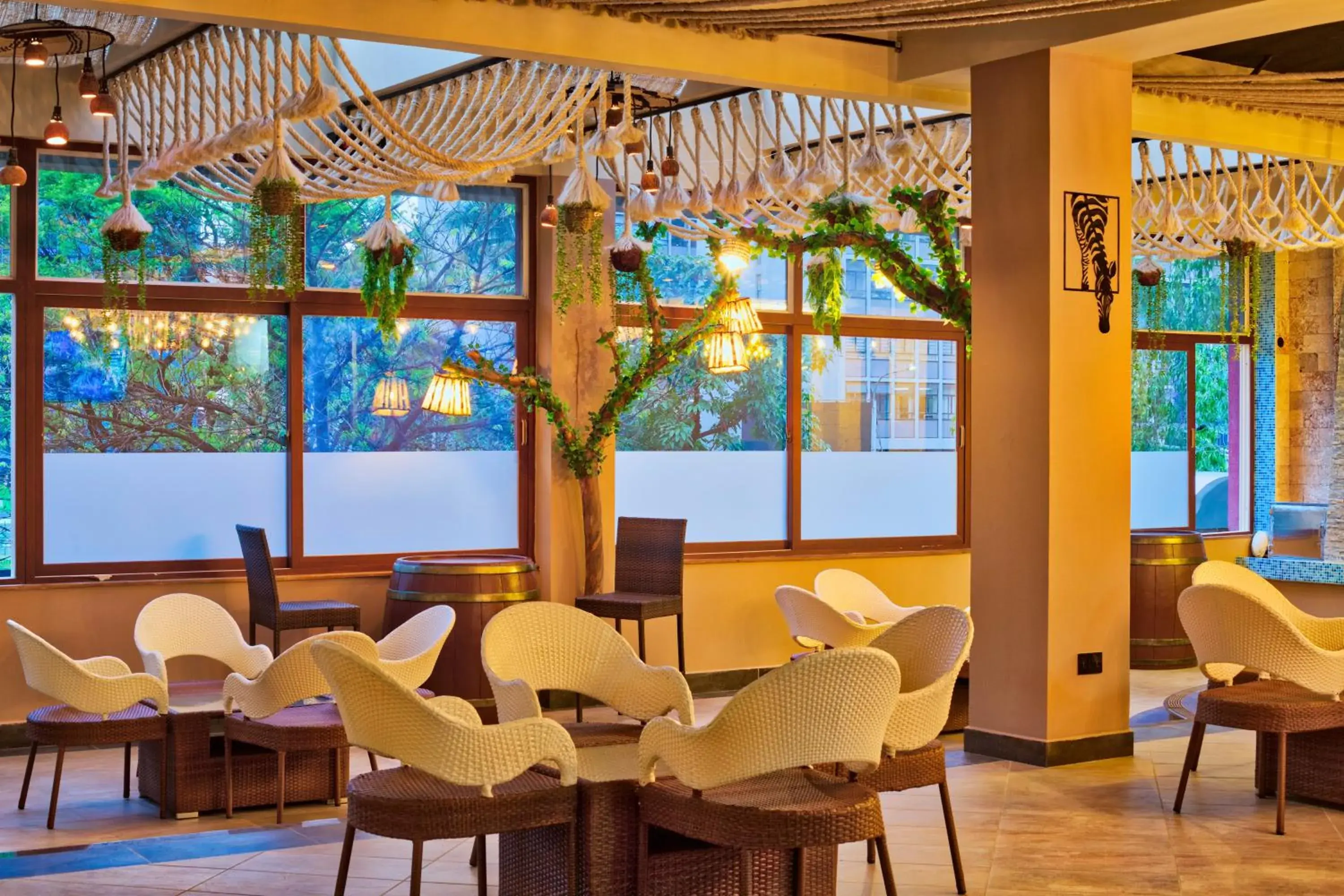 Restaurant/places to eat in Maanzoni 680 HOTEL Restaurant/places to eat in Maanzoni 680 HOTEL