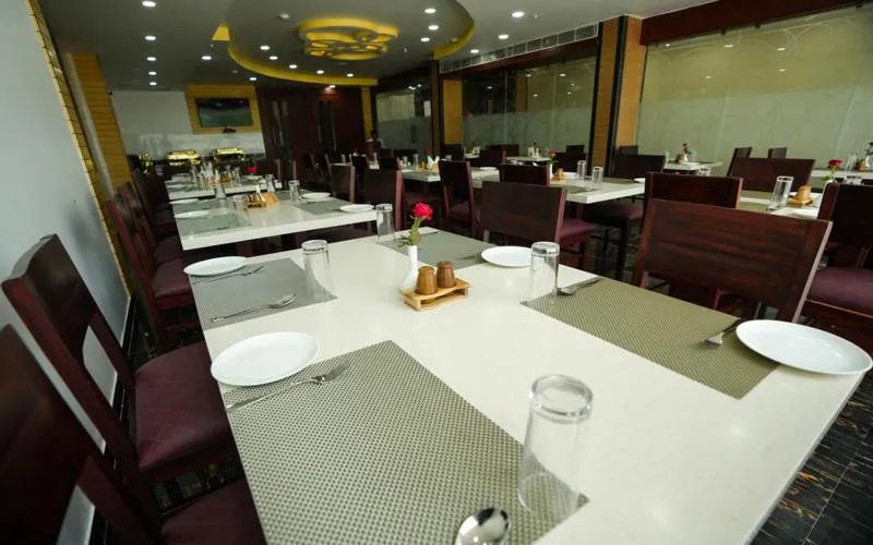 Restaurant/places to eat in Urban Suites