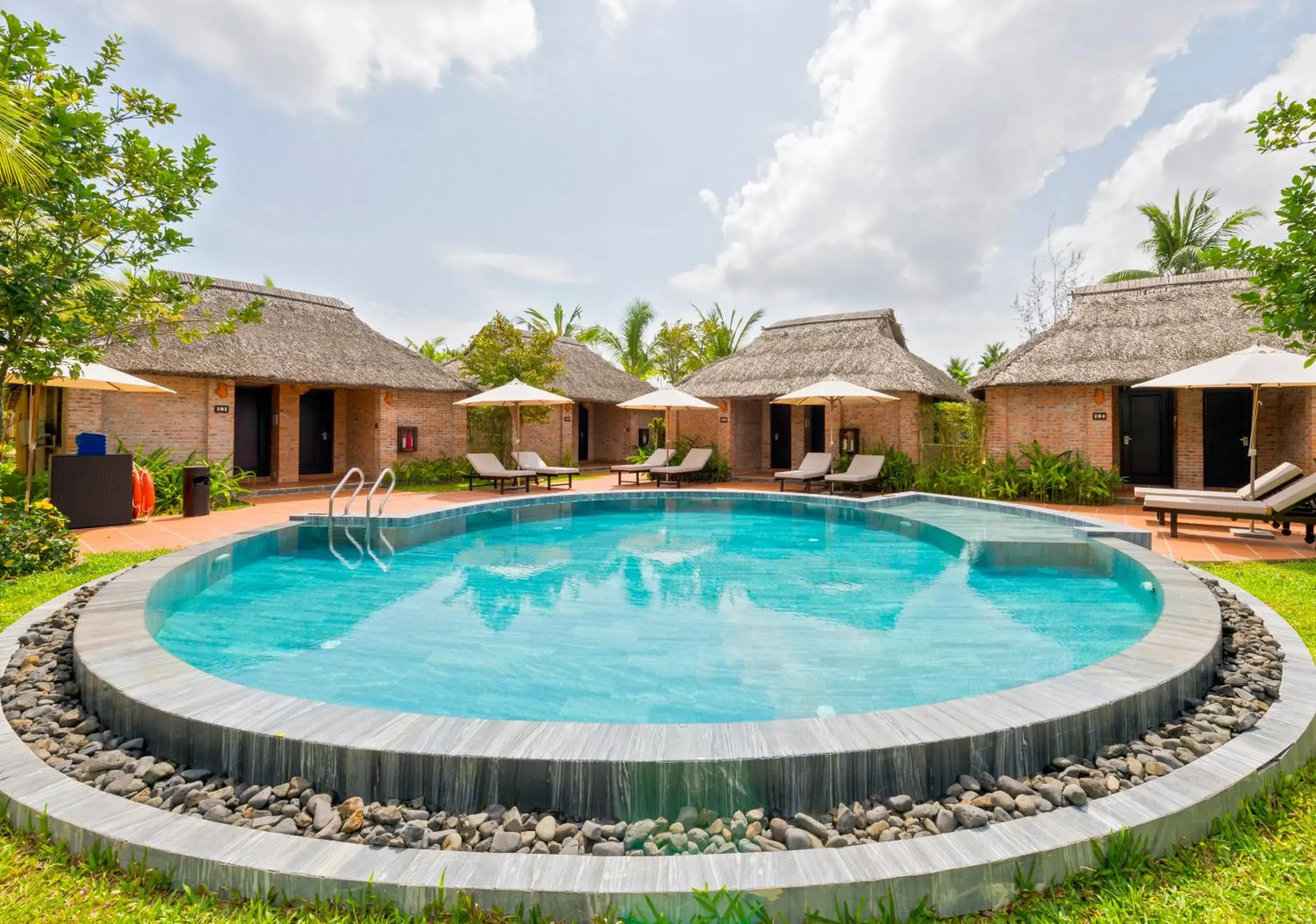 Swimming pool in ENSO Retreat Hoi An - Rediscovery & Serenity Swimming pool in ENSO Retreat Hoi An - Rediscovery & Serenity