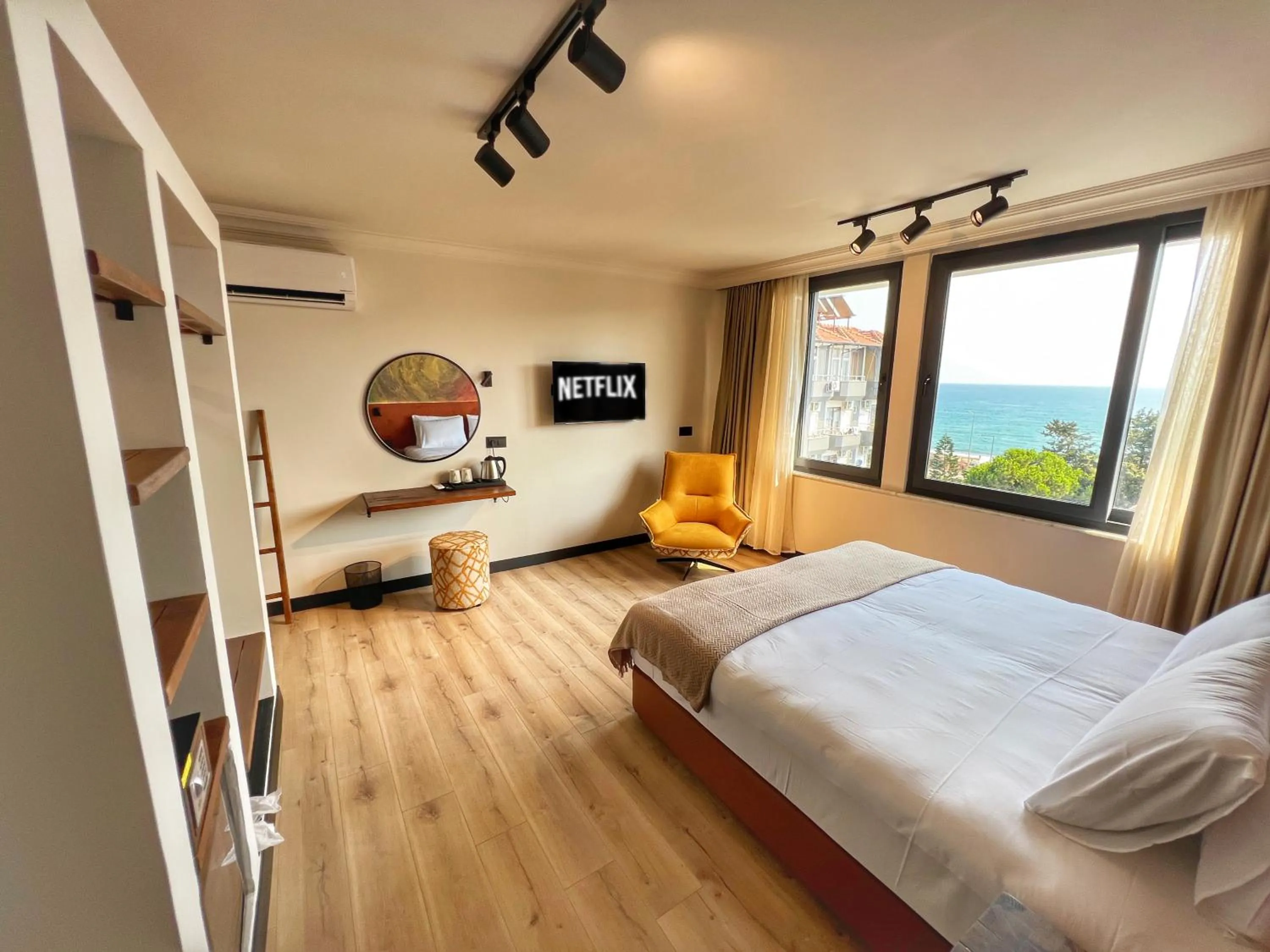 Photo of the whole room, Bed in Oji Hotel