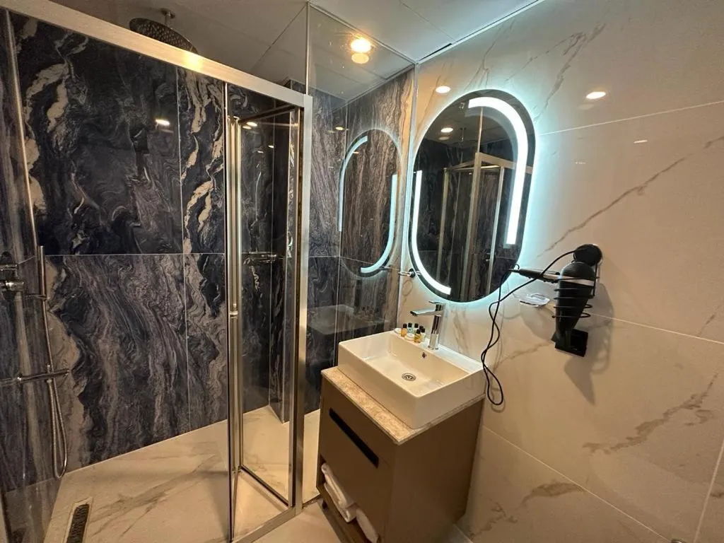 Bathroom in Istanblu Hotel Ataşehir