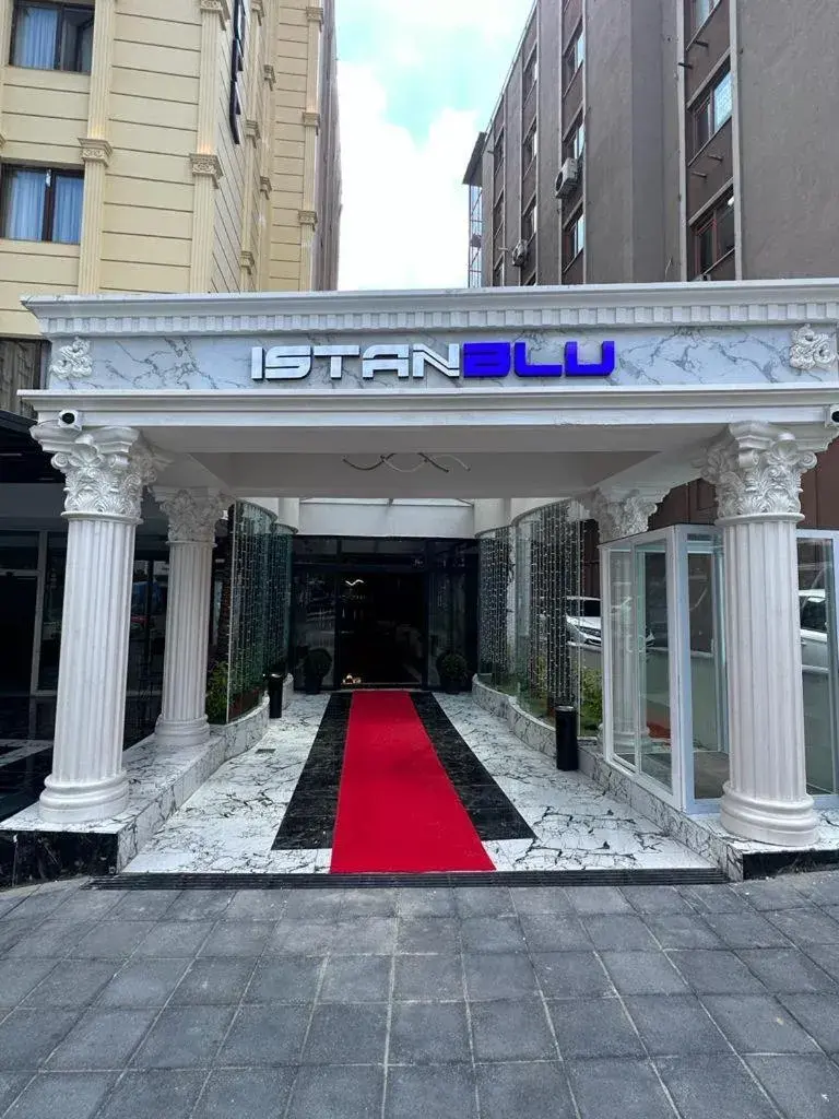 Facade/entrance in Istanblu Hotel Ataşehir Facade/entrance in Istanblu Hotel Ataşehir