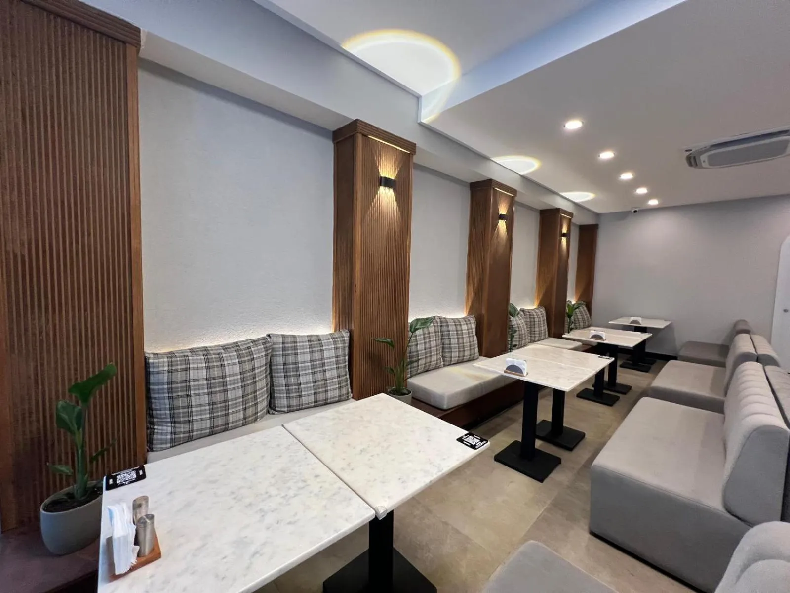 Restaurant/places to eat in Istanblu Hotel Ataşehir