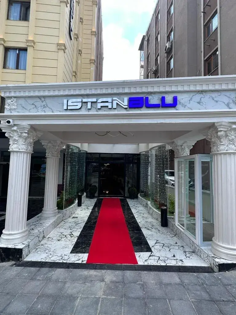 Facade/entrance in Istanblu Hotel Ataşehir Facade/entrance in Istanblu Hotel Ataşehir