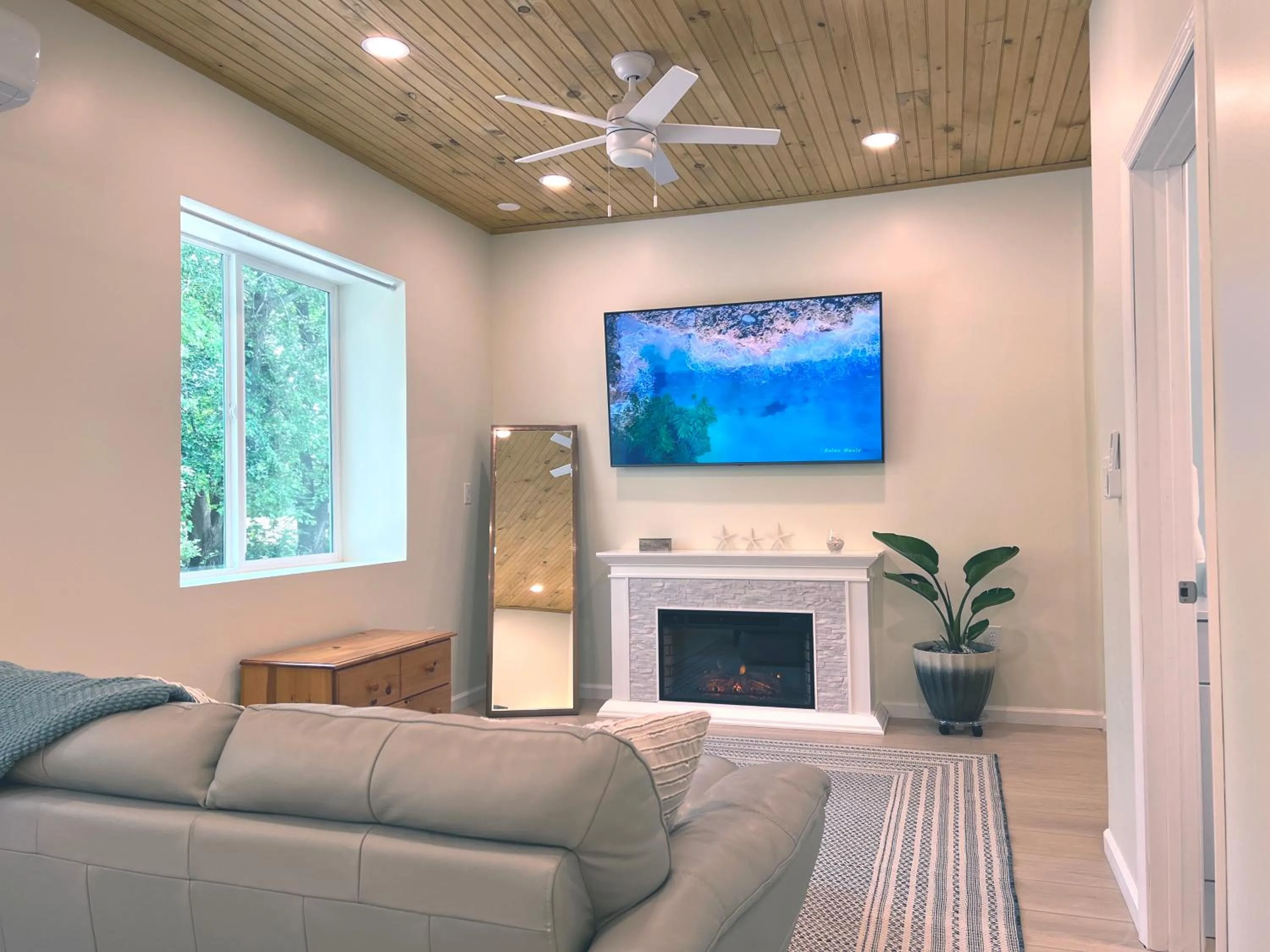 TV and multimedia in Mar Bella Boutique Hotel & Spa