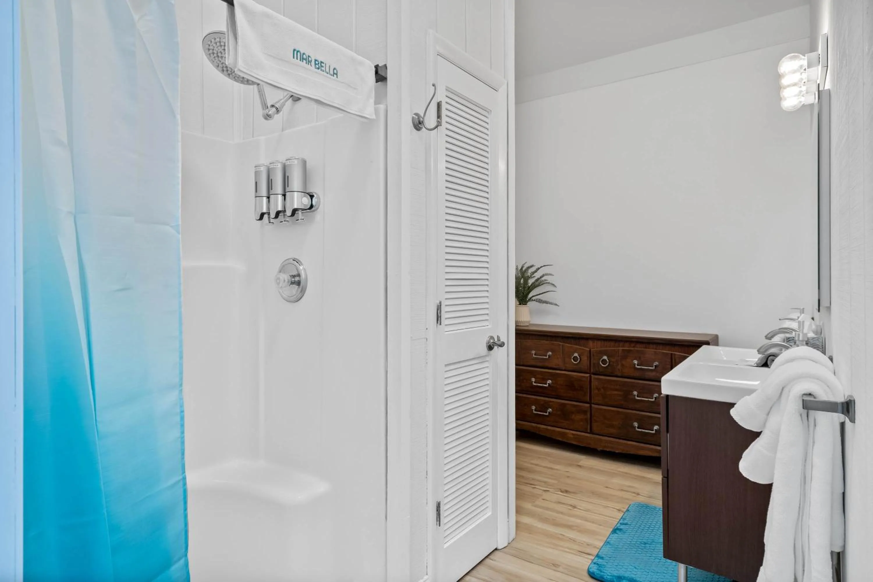 Shower in Mar Bella Boutique Hotel & Spa