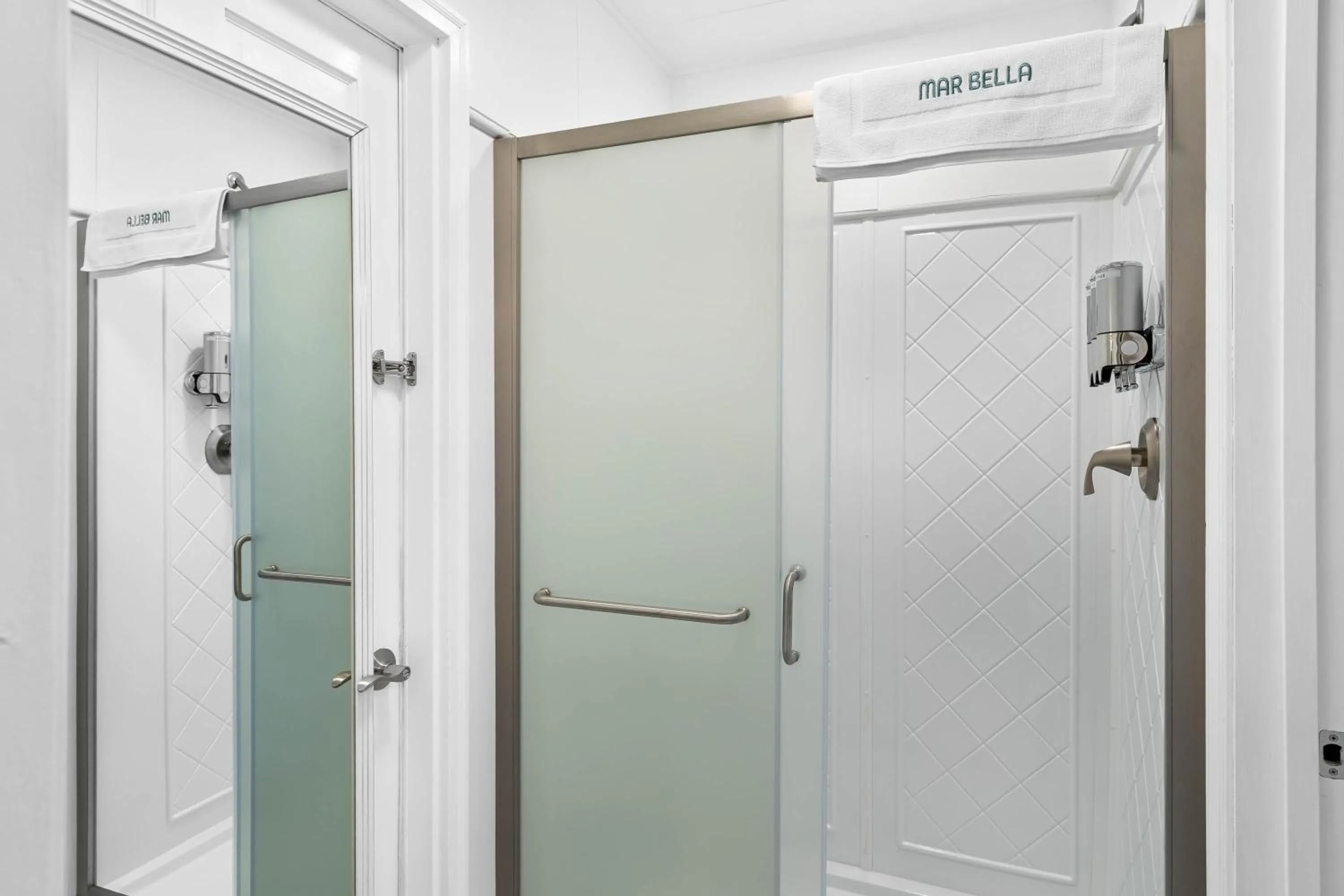 Shower in Mar Bella Boutique Hotel & Spa