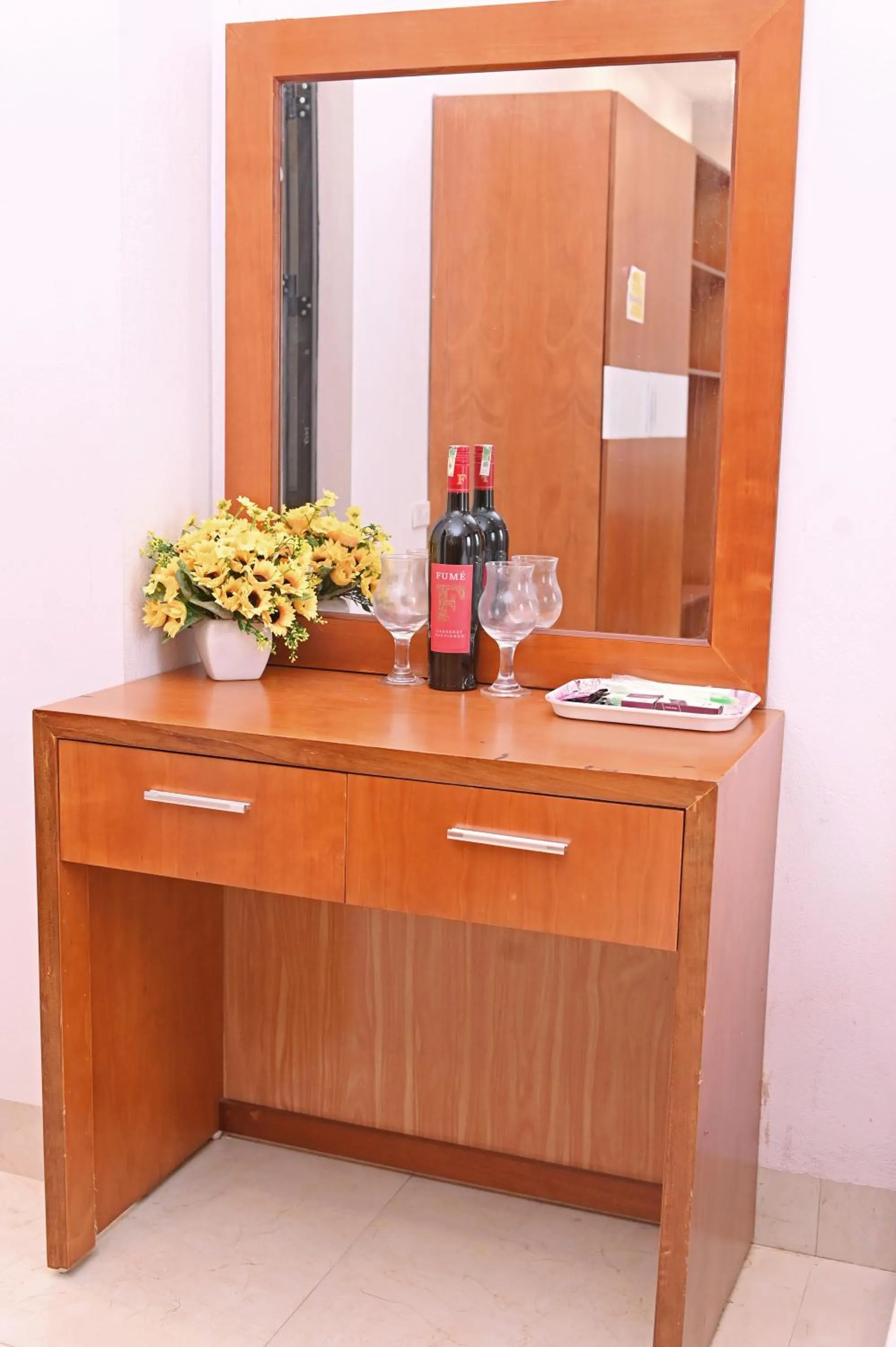 Food and drinks in Khách sạn Hoàng Hà River Town