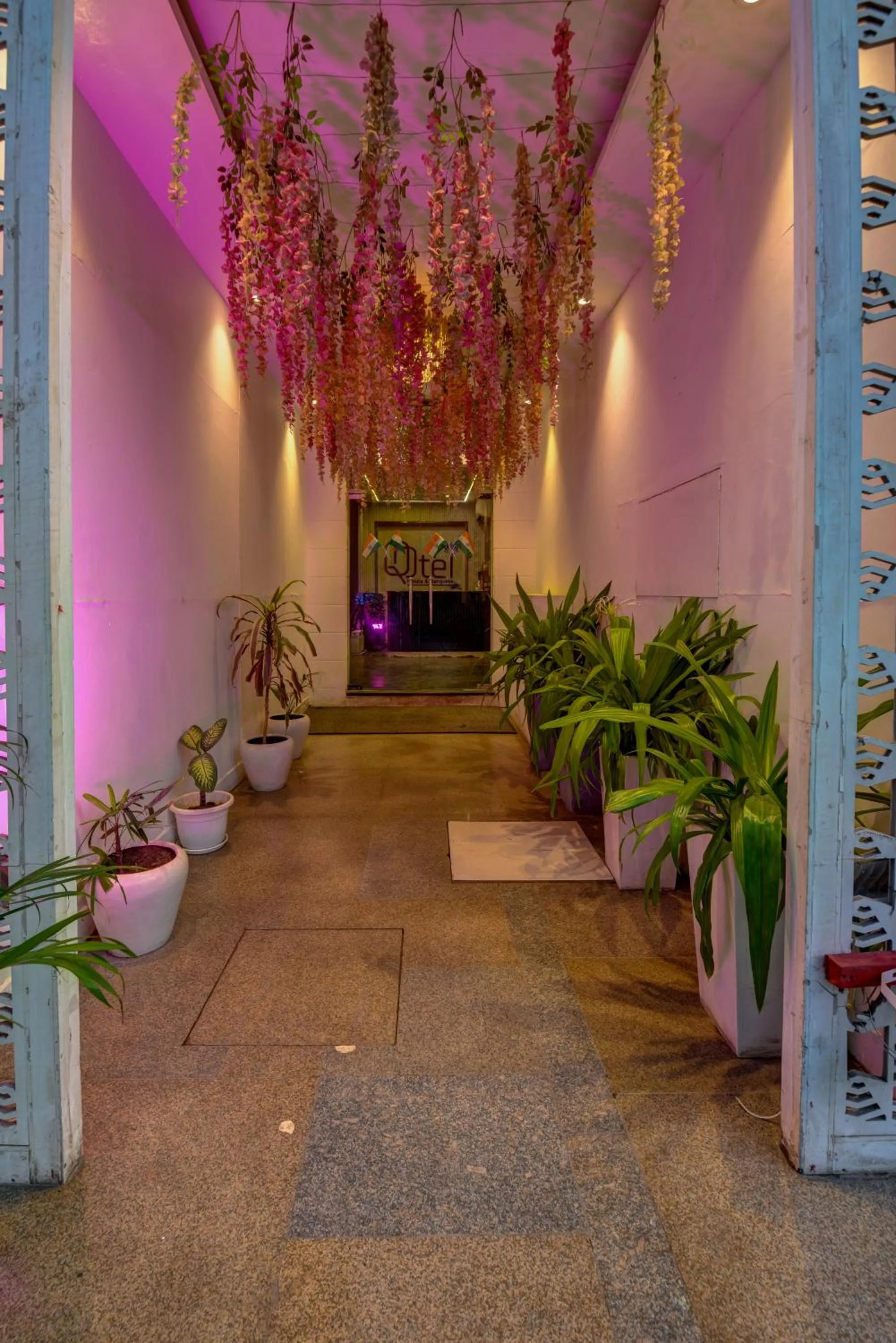 Facade/entrance in Qotel Comfort AT Residency Kaushambi Anand Vihar