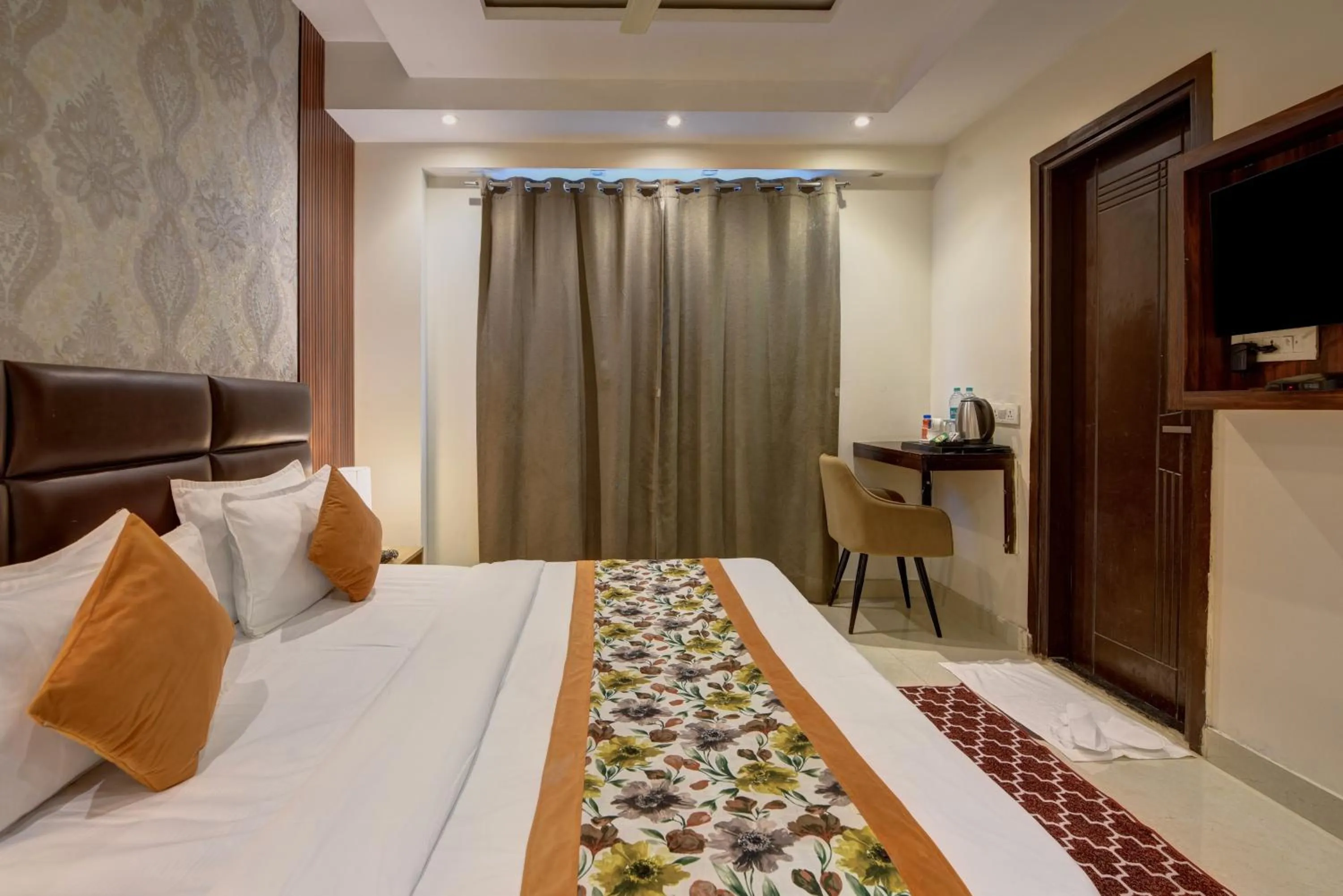 Bed in Qotel Comfort AT Residency Kaushambi Anand Vihar